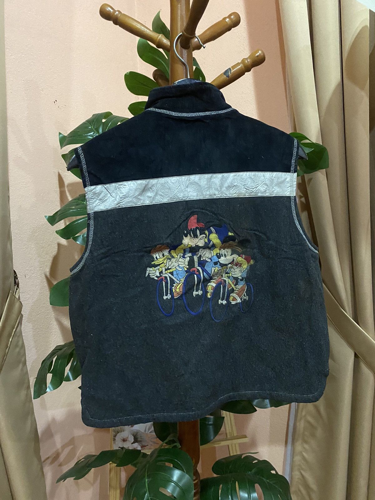 Disney × Mickey Mouse VINTAGE 90S MICKEY MOUSE VEST JACKET MADE IN JAPAN Size US S / EU 44-46 / 1 - 9 Thumbnail