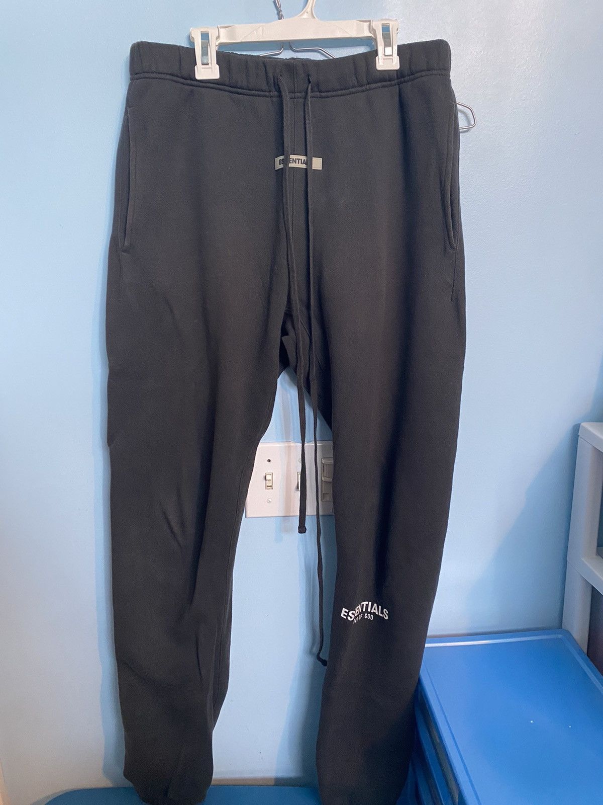 Fear Of God Essentials offers Off Black Relaxed Sweatpants Size Small