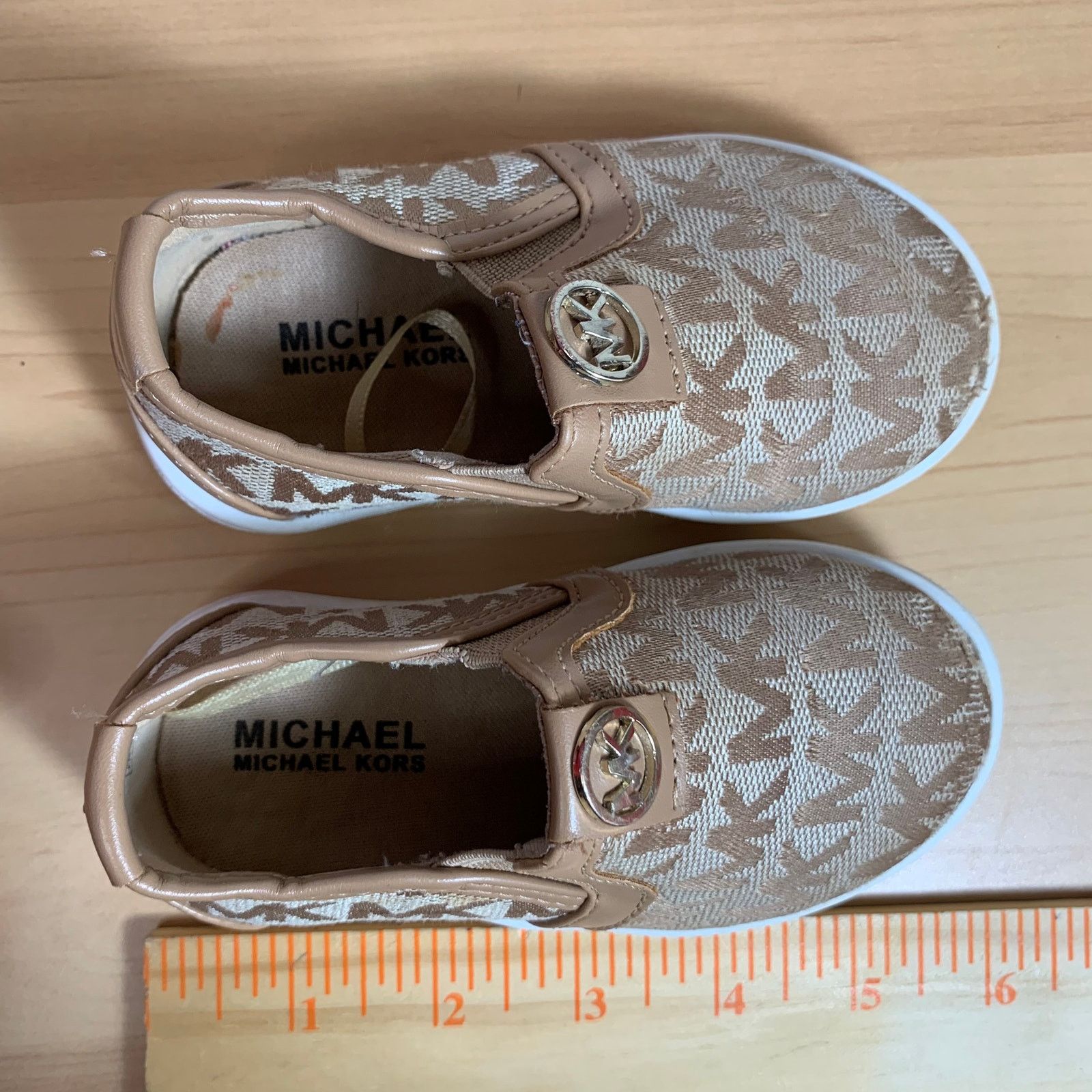 Michael Kors Kids' Michael Kors Tan/White Shoes with Logo Print Size 5US Size US 5 / EU 37 - 12 Thumbnail
