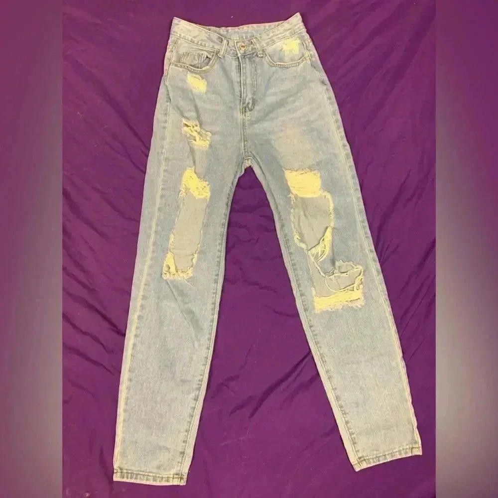 Designer Trendy Distressed High-Waisted Jeans Size 28" / US 6 / IT 42 - 1 Preview