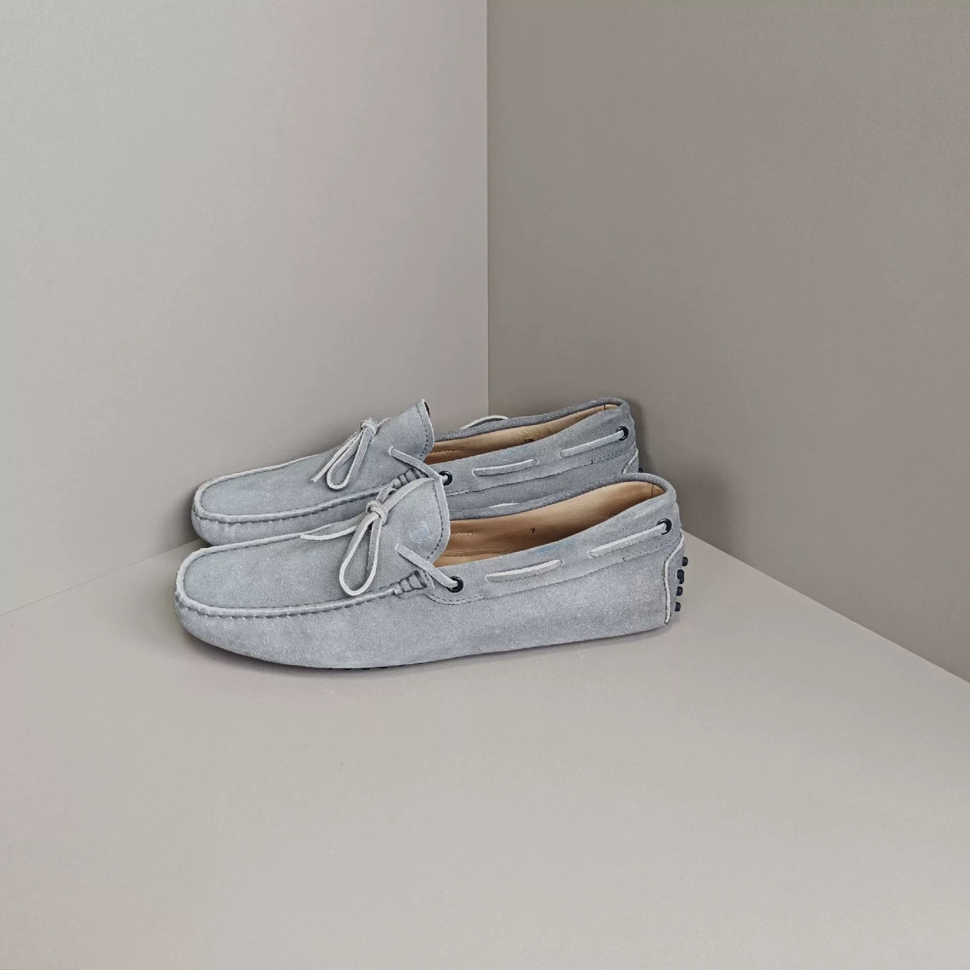 Tod's Tod's Lowtop Sneakers 8 Men Size US 8 / EU 41 - 1 Thumbnail