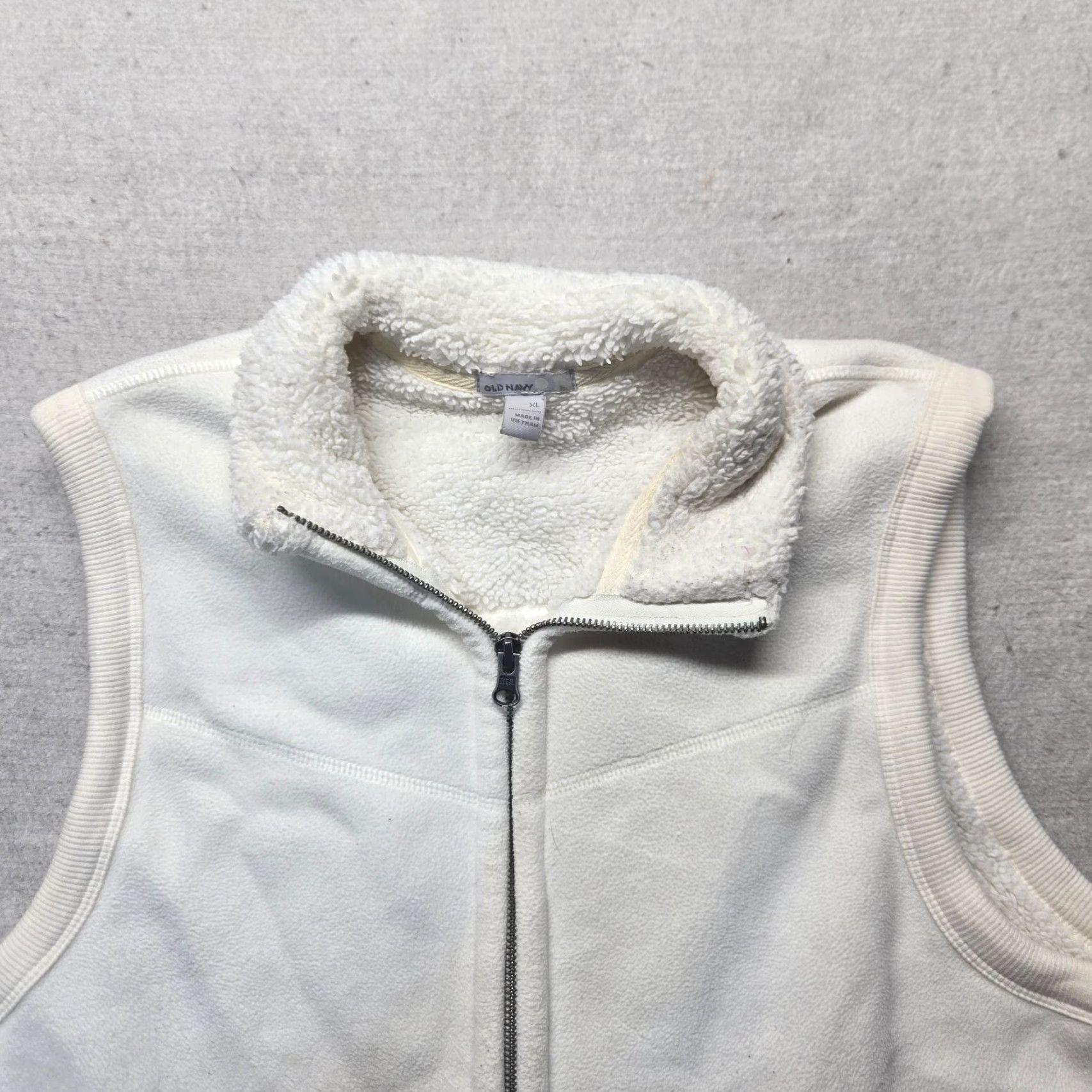 Old Navy Old Navy Vest Shirt Adult XL White Fleece Full Zip Solid Clothing Womens 90s? Size XL / US 12-14 / IT 48-50 - 2 Thumbnail