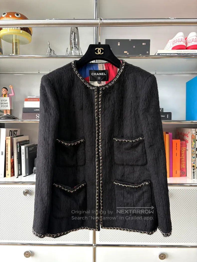 Chanel Chanel Classic four-pocket black gold chain jacket Size XXS / US 00 / IT 34 - 1 Thumbnail