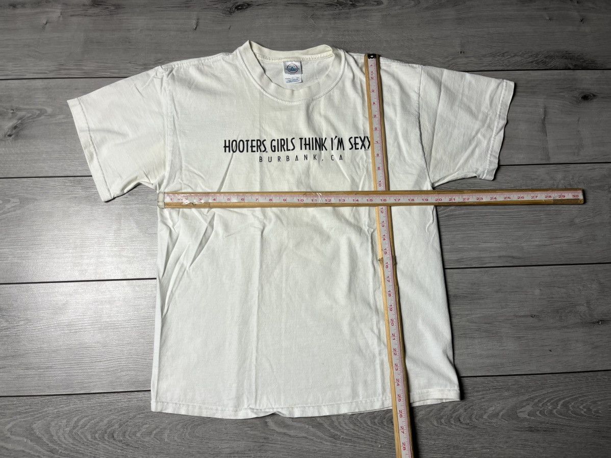 Band Tees Hooters girls thinks im sexy tshirt humor size large Size US L / EU 52-54 / 3 - 6 Thumbnail