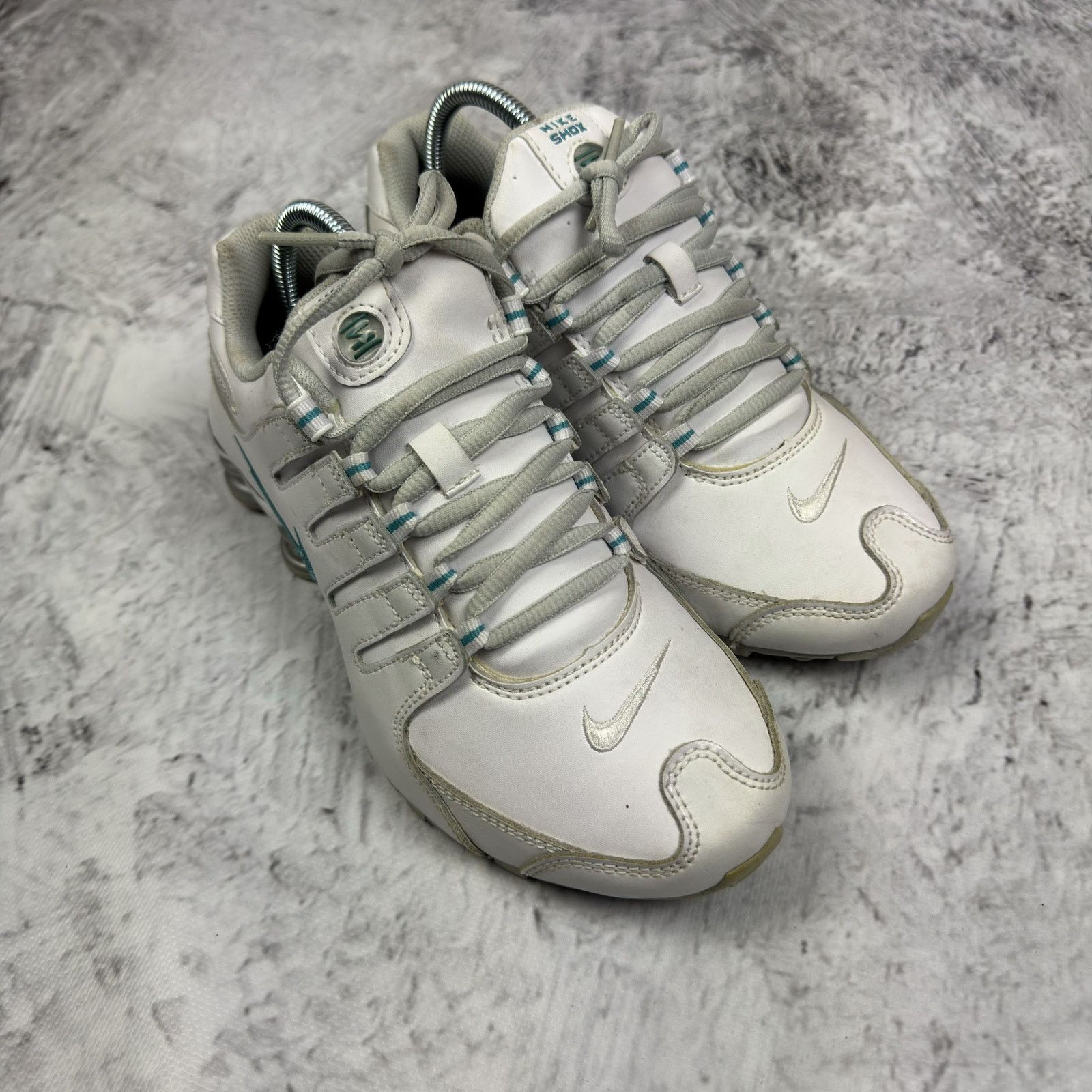 Nike Nike Shox 325200-107 Womens White Leather Sneakers Shoes 5.5 Size US 5.5 / IT 35.5 - 4 Thumbnail