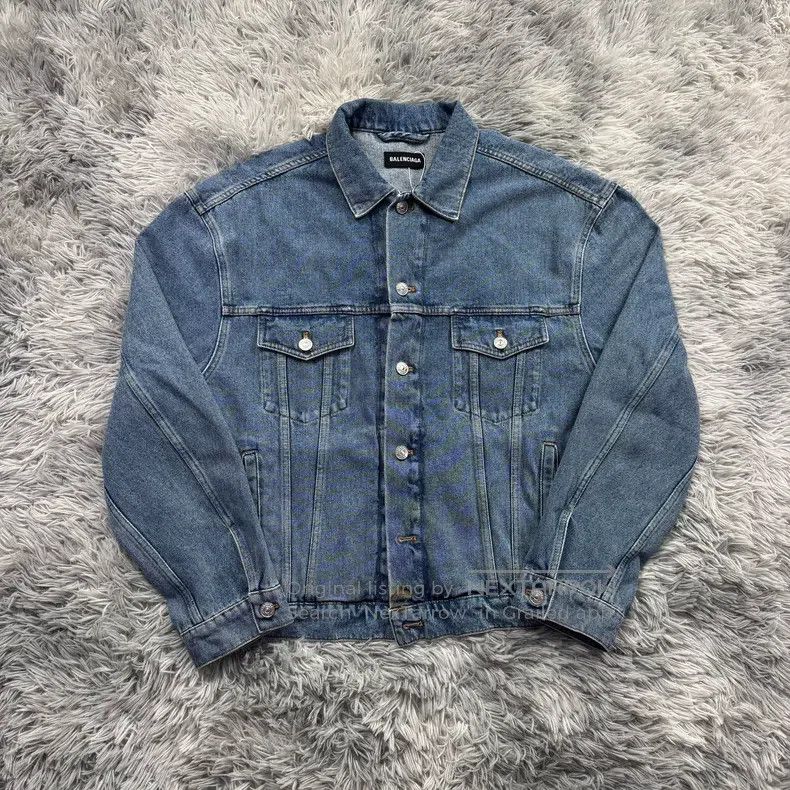 Balenciaga Balenciaga Seven Languages Denim Jacket Size US M / EU 48-50 / 2 - 1 Thumbnail