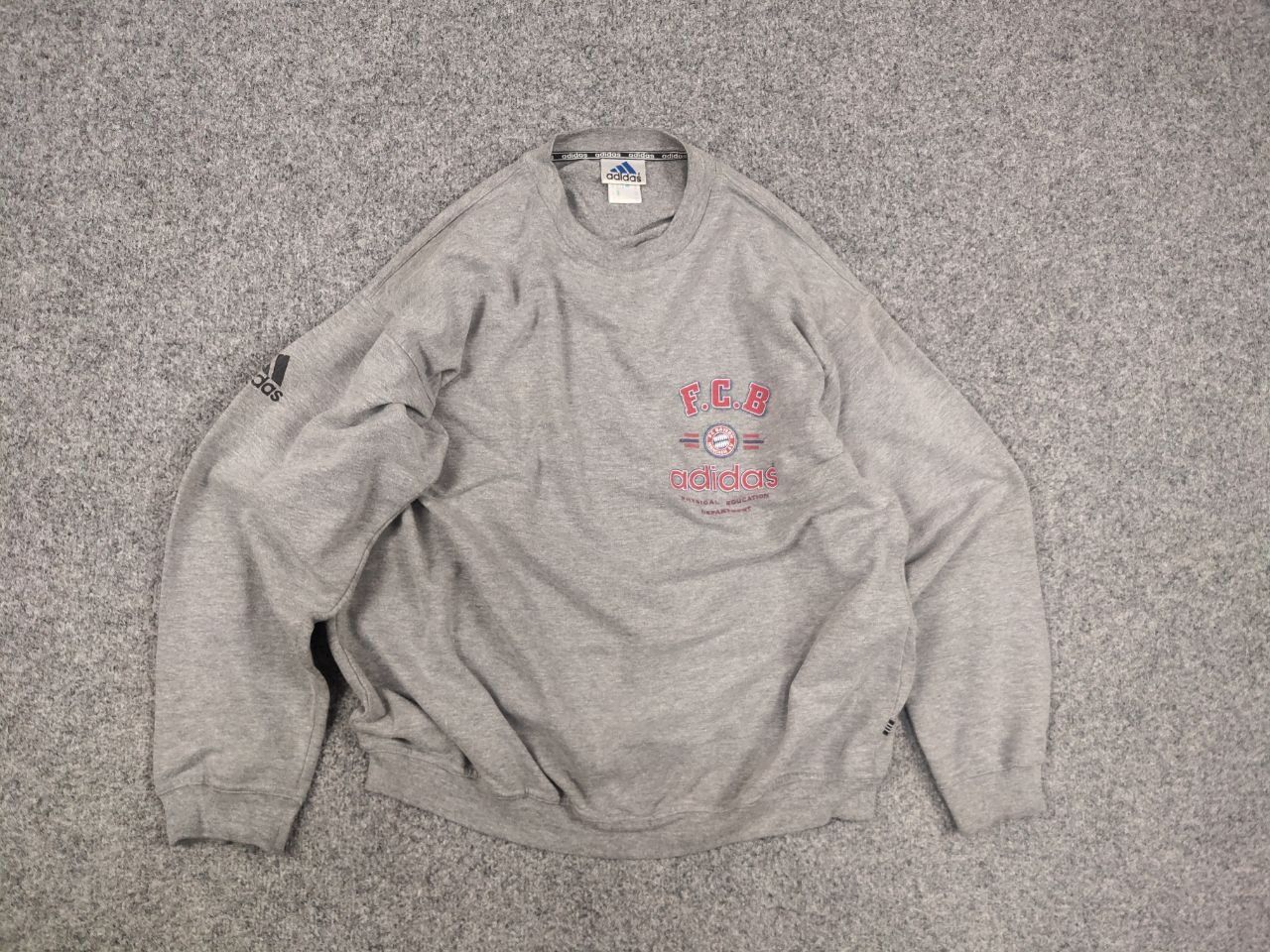 Adidas Vintage Adidas F.C. Bayern Munich Gray Crew chek sweatshirt Size US M / EU 48-50 / 2 - 9 Thumbnail