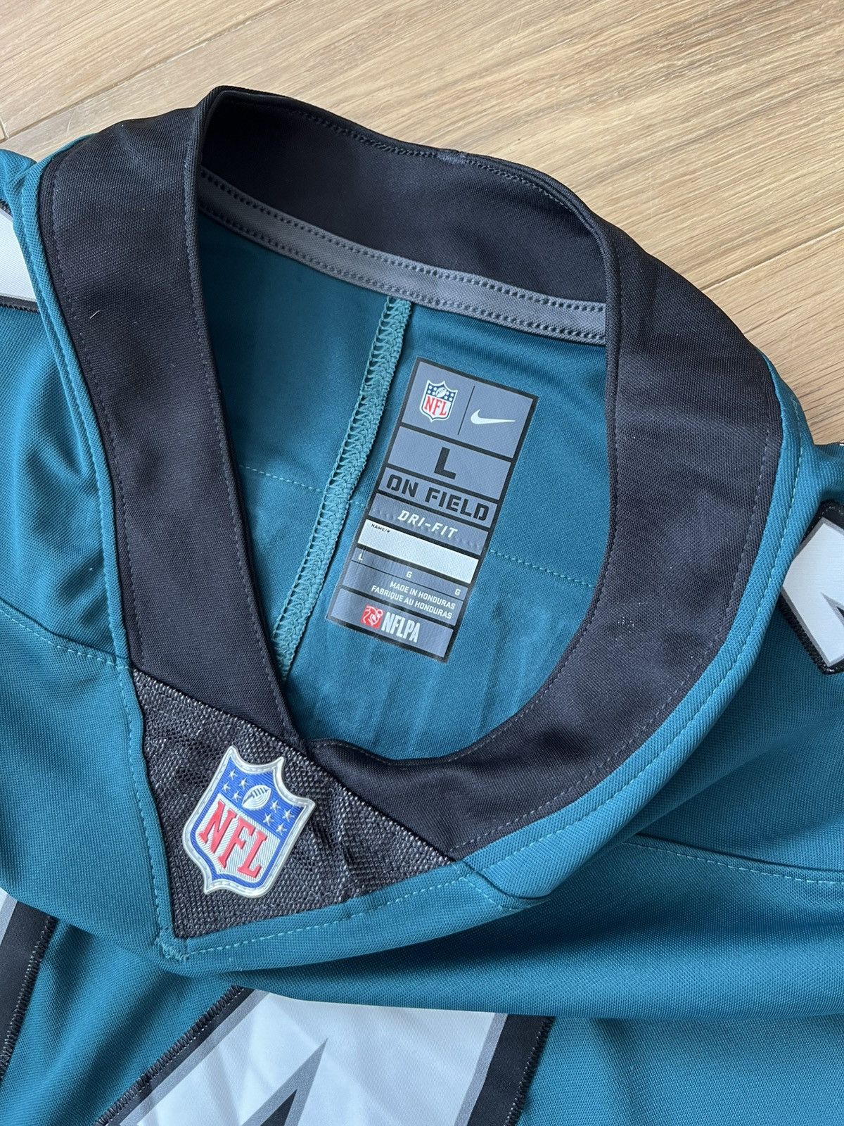 Nike Philadelphia Eagles #11 Carson Wentz NFL Jersey – Size L Size US L / EU 52-54 / 3 - 5 Thumbnail