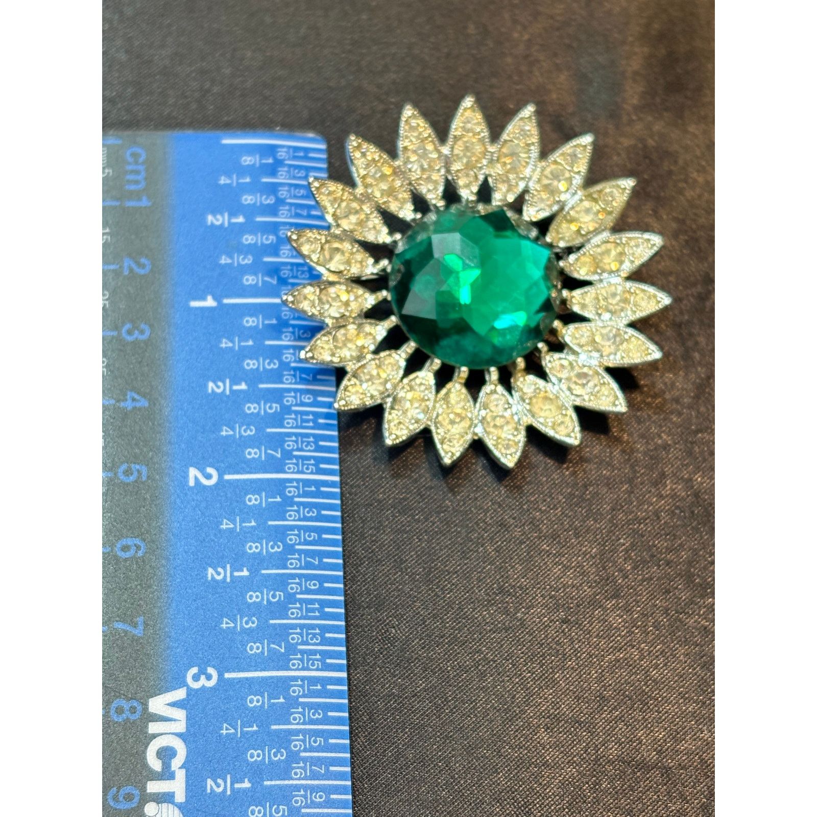 Other Vintage Sarah Coventry Green Rhinestone Floral Brooch Size ONE SIZE - 4 Thumbnail