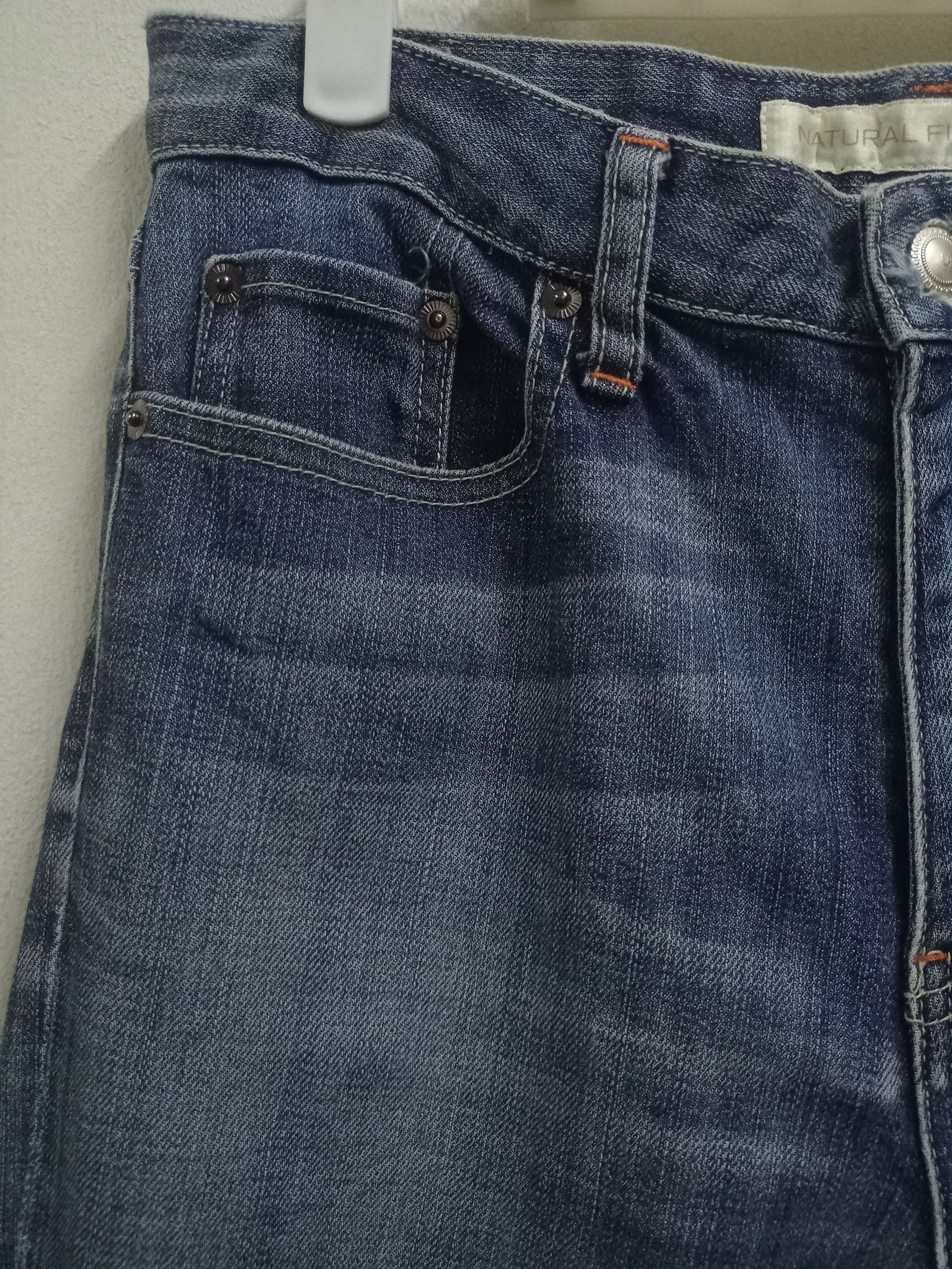Uniqlo Vintage Japanese Uniqlo Blue Wash Distressed Jeans 29x27 Size US 29 - 4 Thumbnail
