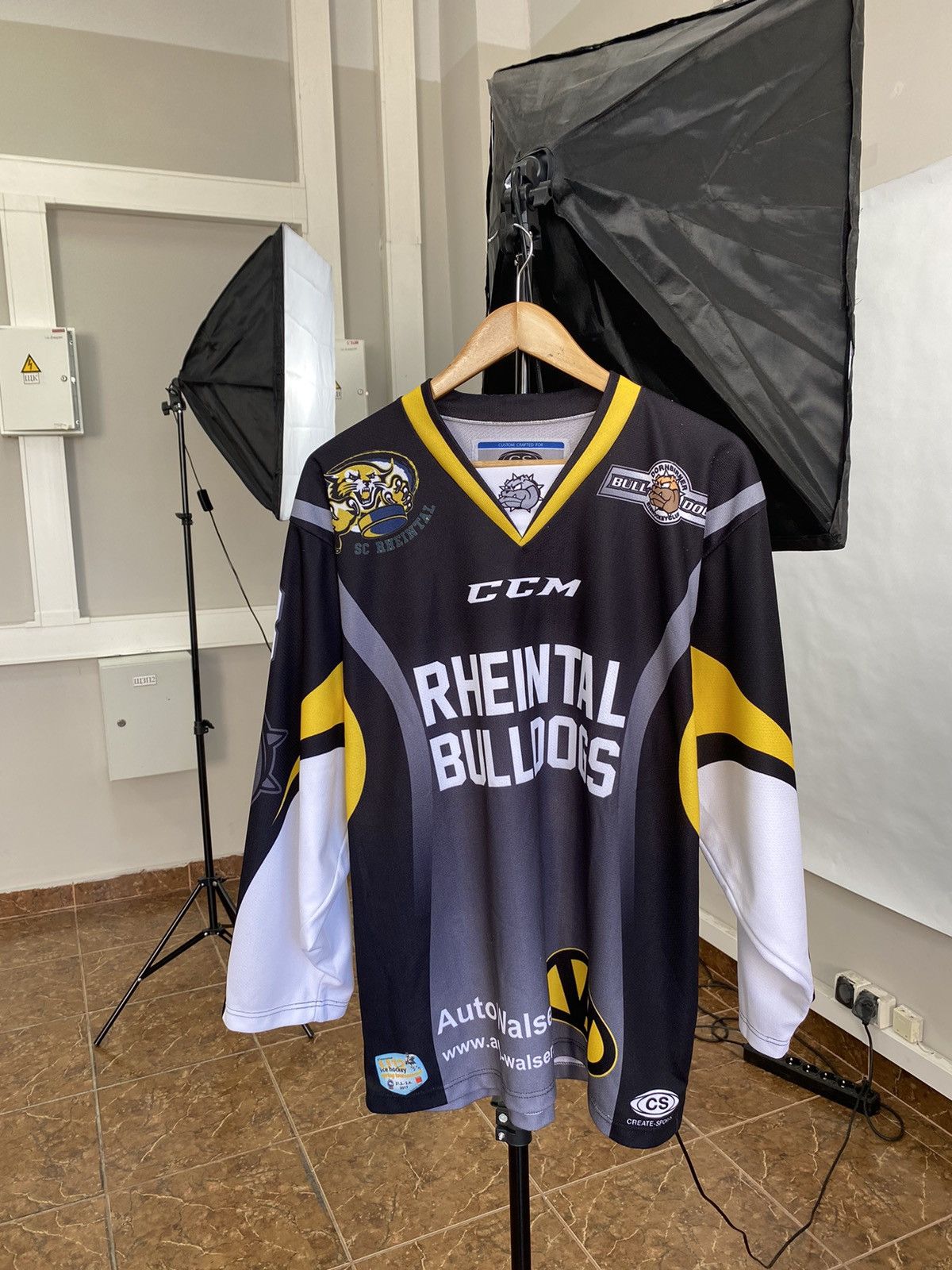 Ccm Vintage 90s CCM NHL Hockey Jersey Rheintal Bulldogs rare Size US M / EU 48-50 / 2 - 1 Thumbnail