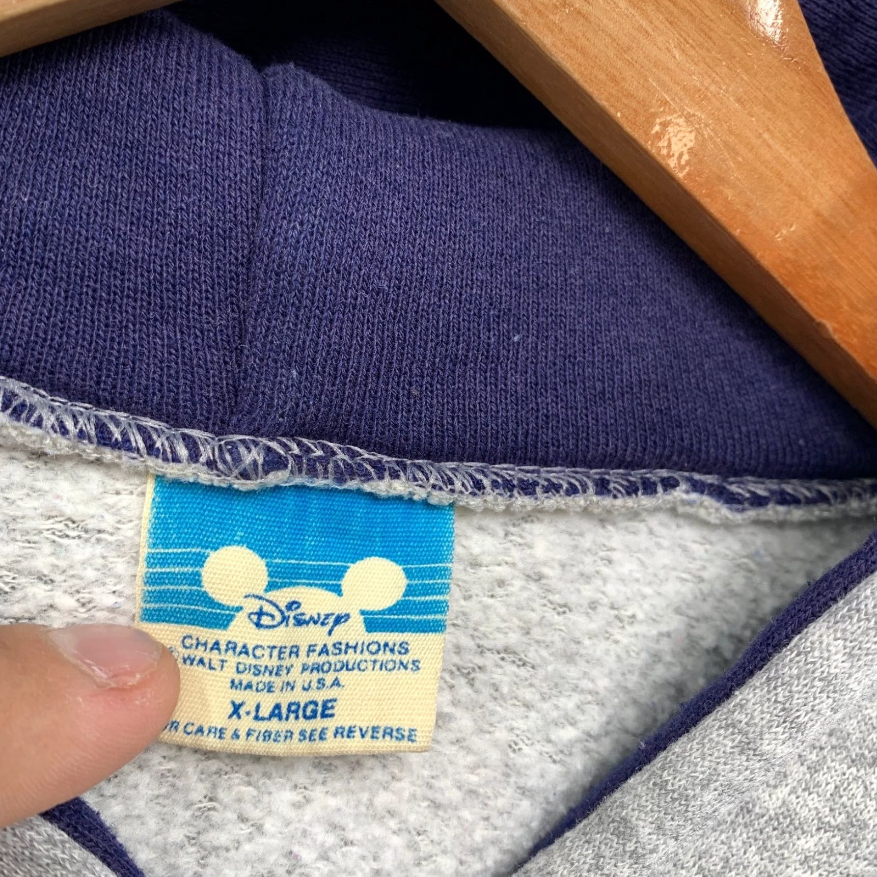 Disney VINTAGE Disney Hoodie Mens XL Gray Epcot Center Fleece Made USA Neon? Size US XL / EU 56 / 4 - 3 Thumbnail