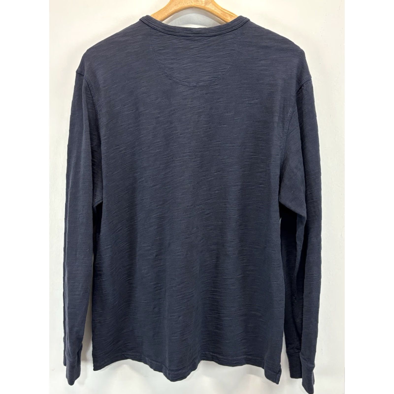 UNTUCKit UNTUCKit Henley Shirt Men XL Blue/gray Long Sleeve Slub Casual Mens Size US XL / EU 56 / 4 - 3 Thumbnail