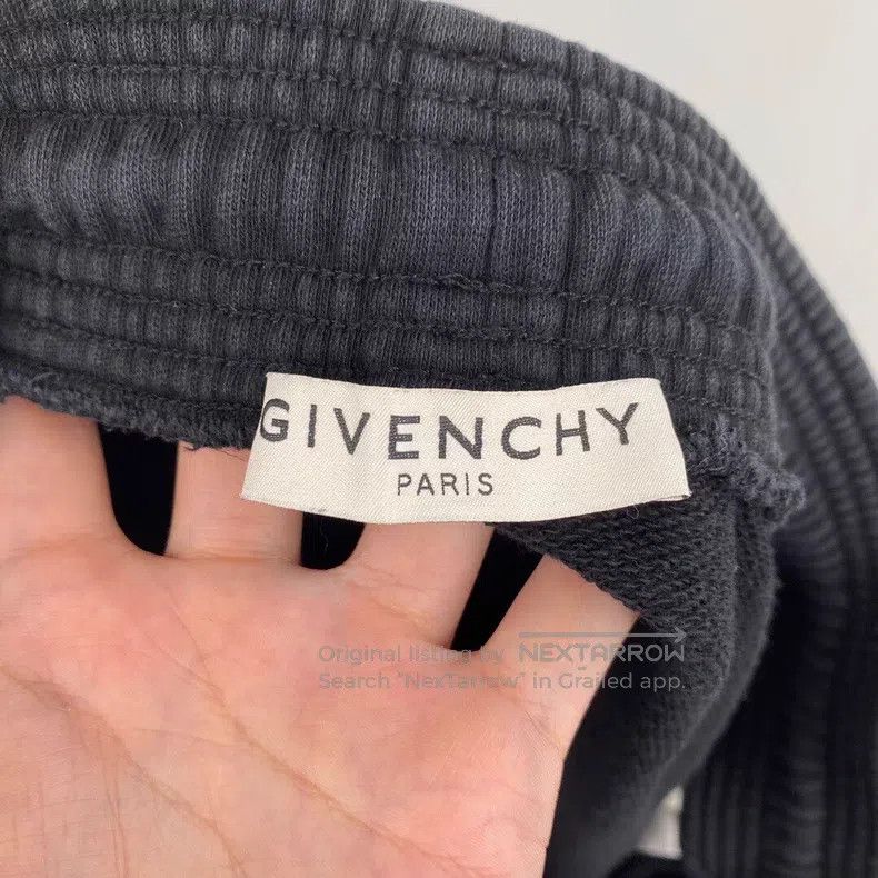 Givenchy Givenchy SizeM Colorful Cursive Lettering Short Pants Size US 30 / EU 46 - 3 Thumbnail