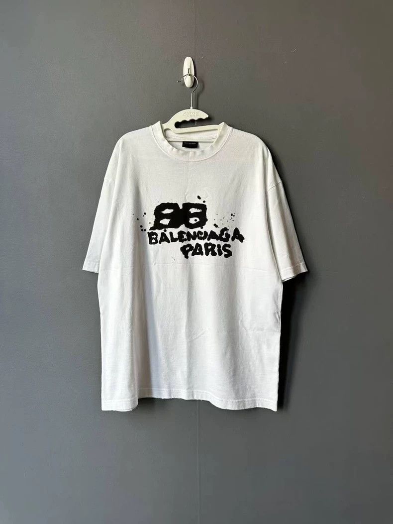 Balenciaga Balenciaga Graffiti short sleeves Size US S / EU 44-46 / 1 - 1 Thumbnail