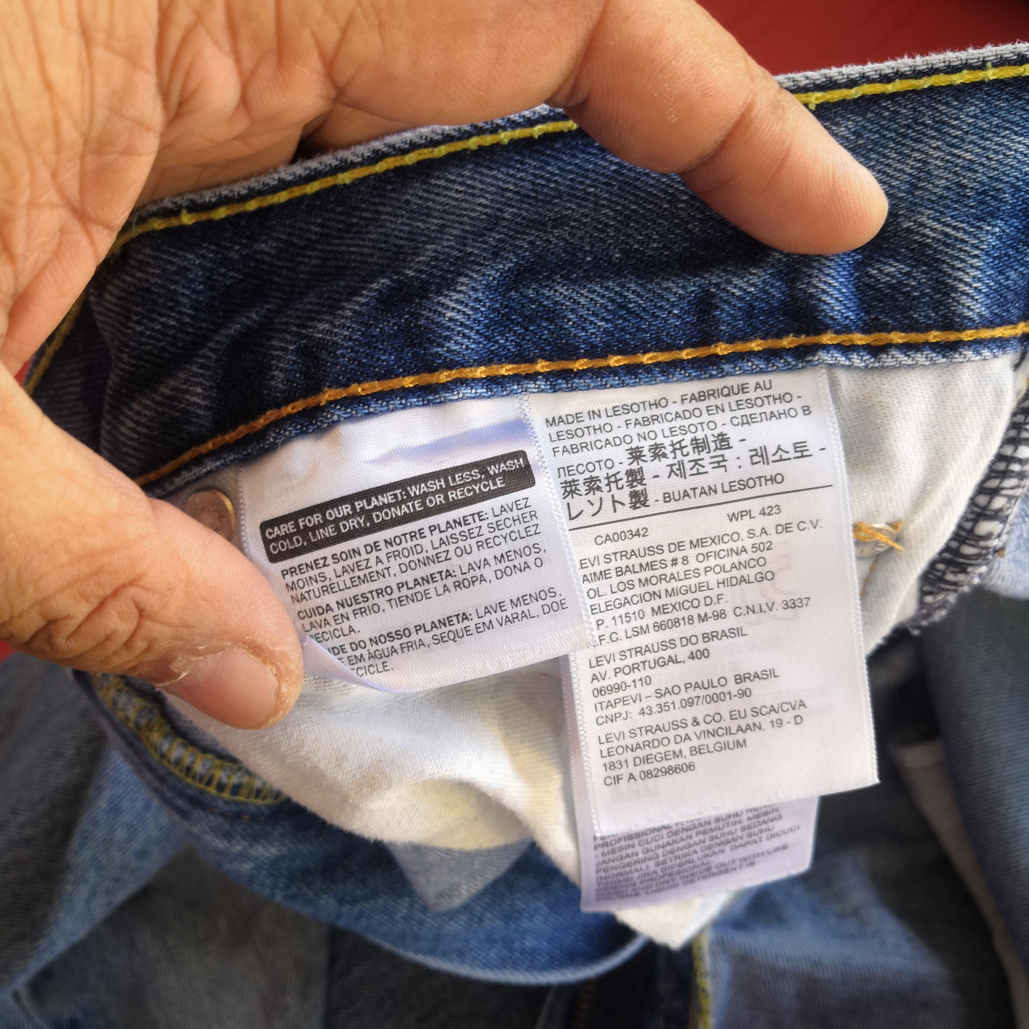 Levi's Dirty Levis 550 Jeans Released Hem Levi's Light Wash Denim Size US 34 / EU 50 - 9 Thumbnail