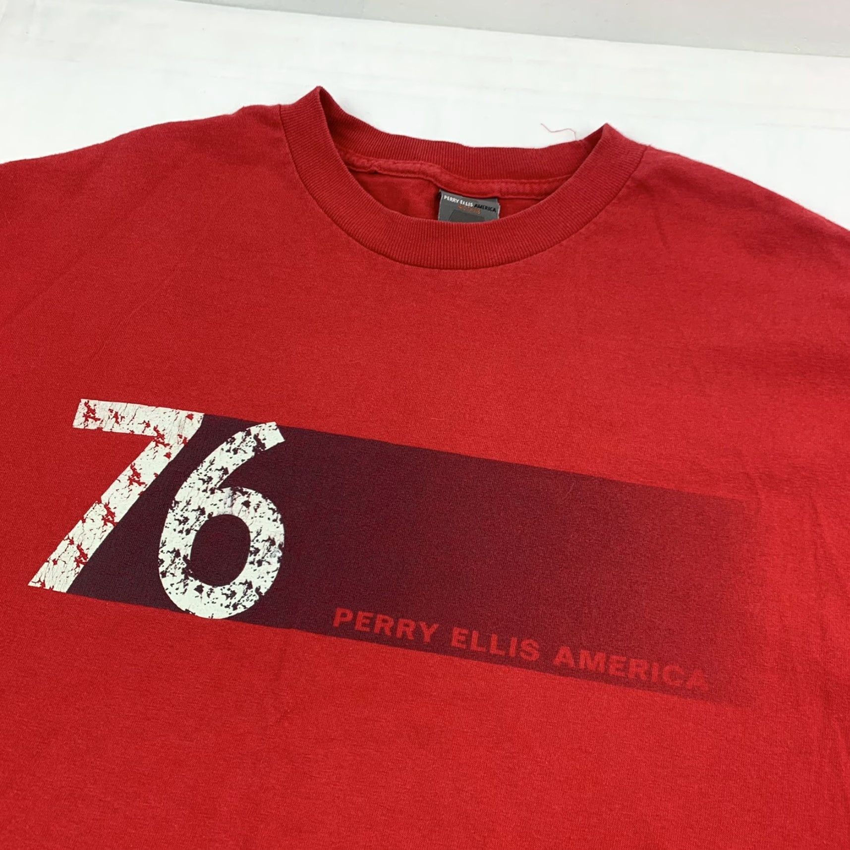 Perry Ellis VINTAGE Perry Ellis T Shirt Adult Large Red Sports America Y2K USA Mens Size US L / EU 52-54 / 3 - 2 Thumbnail