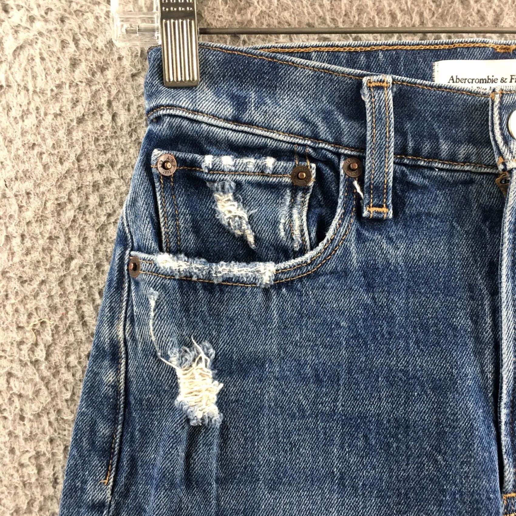 Abercrombie & Fitch Abercrombie & Fitch Hi-Rise Mom Jeans Womens 25 Blue Denim Distressed Raw Hem Jeans Size 42" / US 20 - 3 Thumbnail
