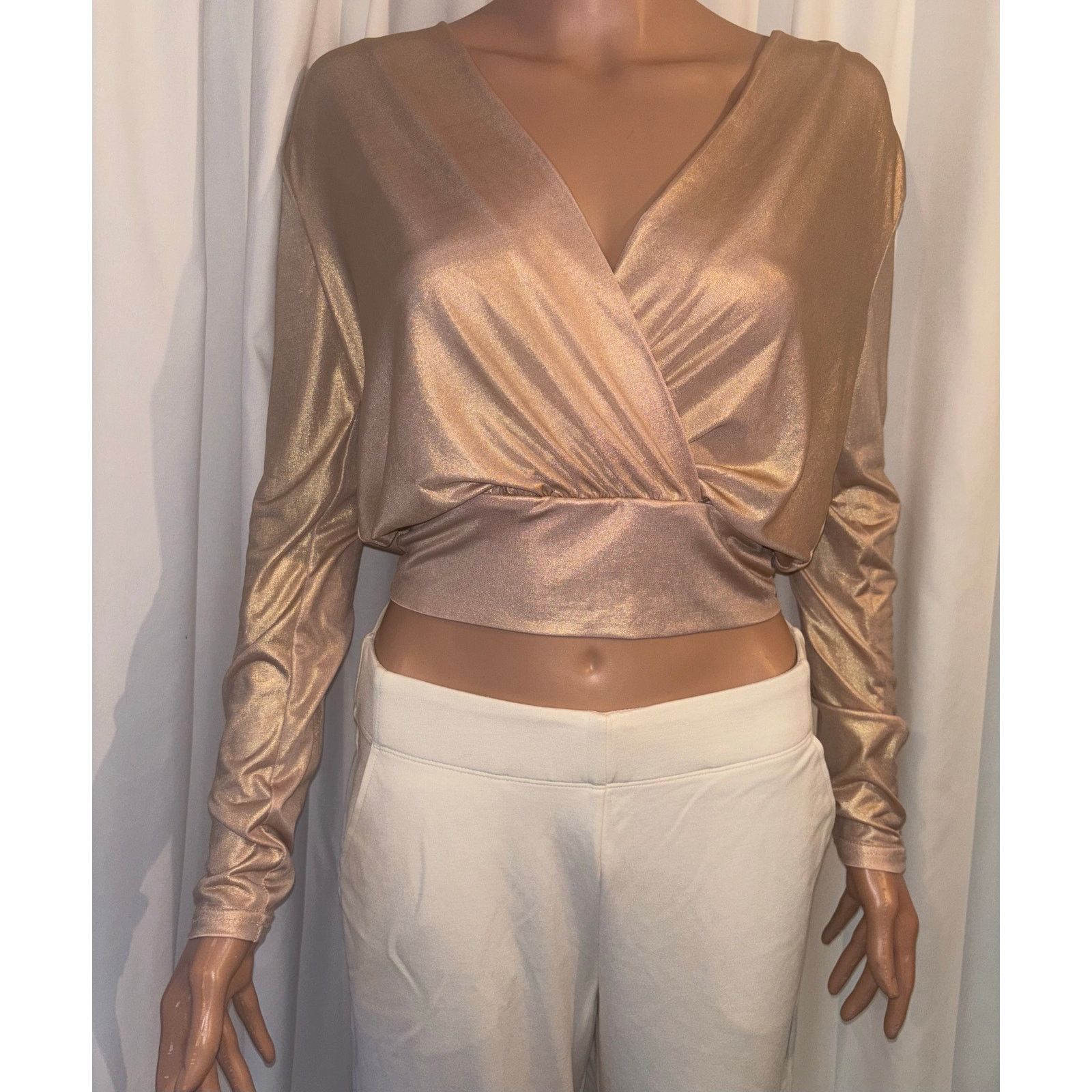 The Unbranded Brand Privy Size S - Satin Silk Crop Top Size S / US 4 / IT 40 - 1 Thumbnail