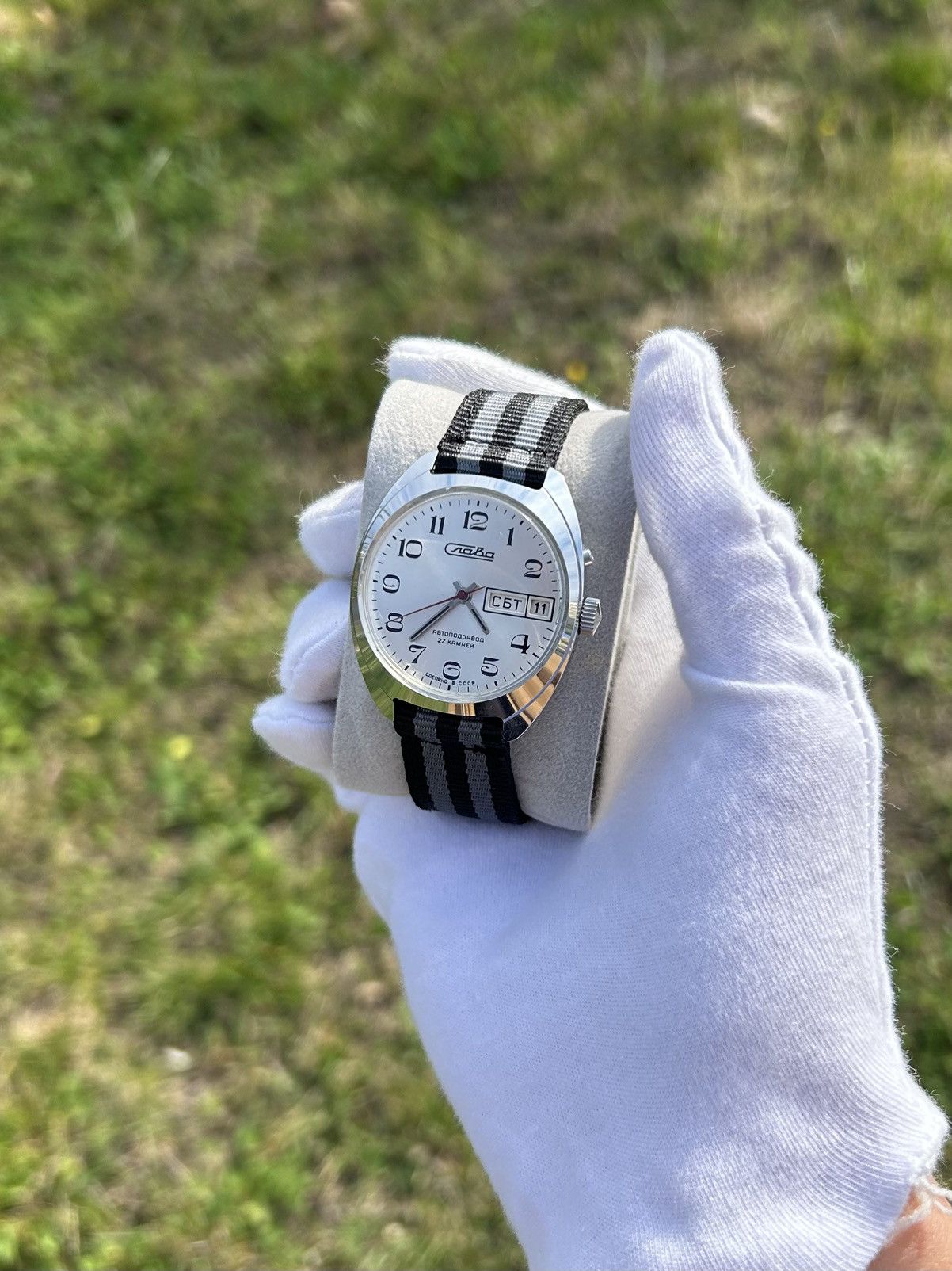 Vintage Vintage Watch Slava Automatic USSR Soviet Wristwatch 1980s Size ONE SIZE - 10 Thumbnail