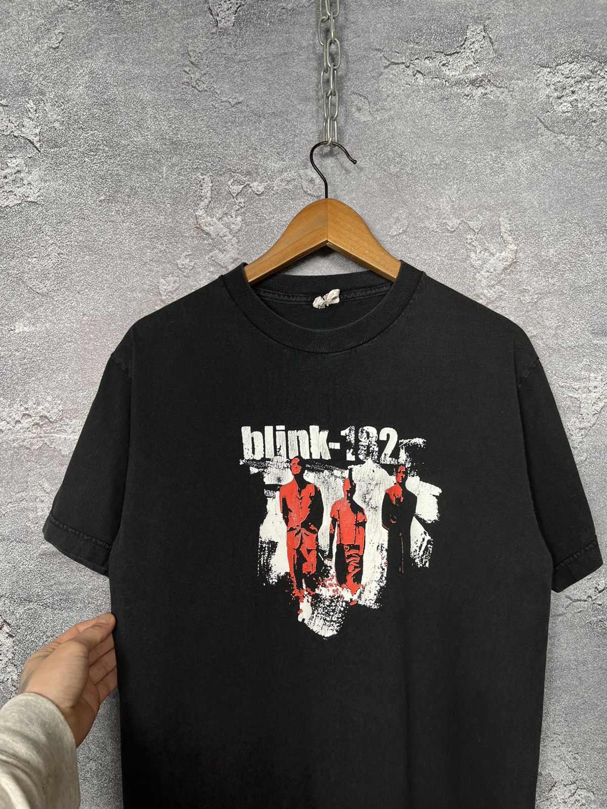 Band Tees Vintage 00s Blink 182 Sun Faded Band T-shirt Tee Size US M / EU 48-50 / 2 - 2 Thumbnail