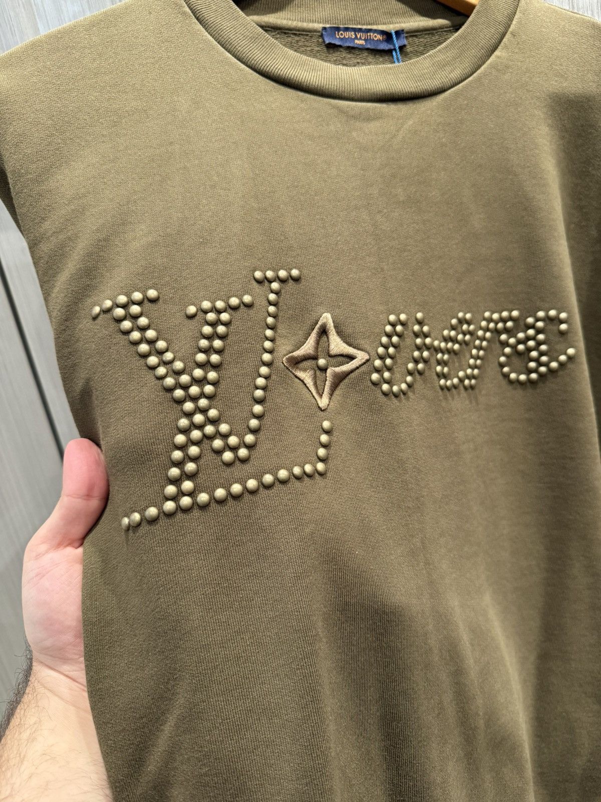 Louis Vuitton Louis Vuitton Lovers Olive Sweatshirt Size US M / EU 48-50 / 2 - 2 Thumbnail