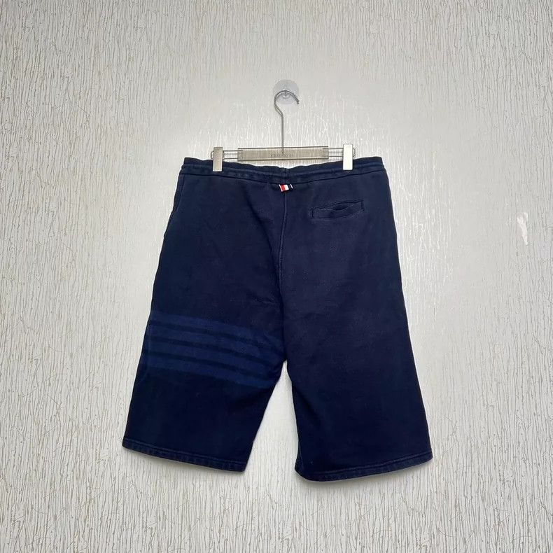 Other Thom Browne size5 Dark blue striped four-barrel shorts Size US 29 - 1 Thumbnail