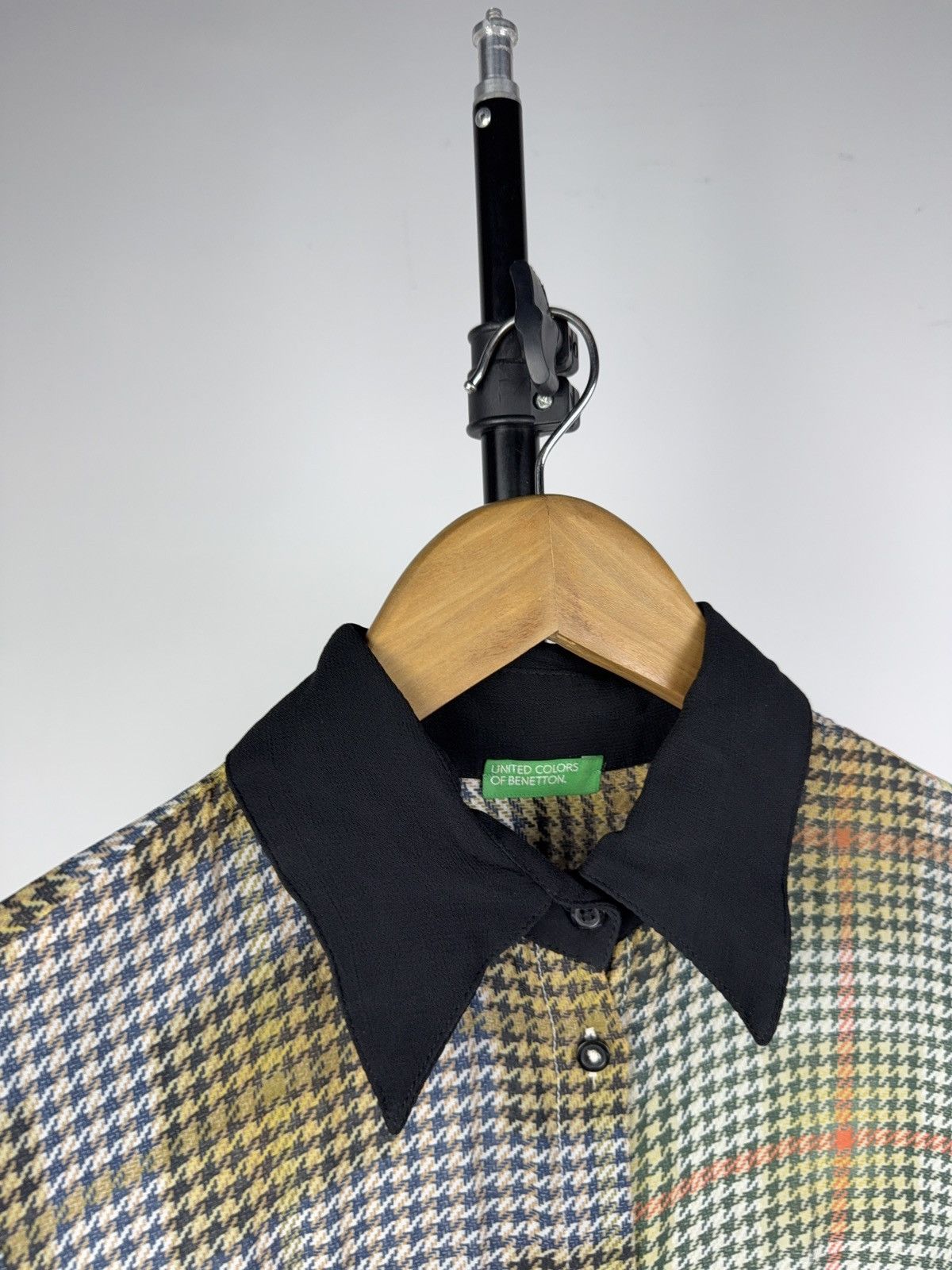 United Colors Of Benetton 00s Benetton Houndstooth Check Blouse With Contrast Collar Size S / US 4 / IT 40 - 3 Thumbnail