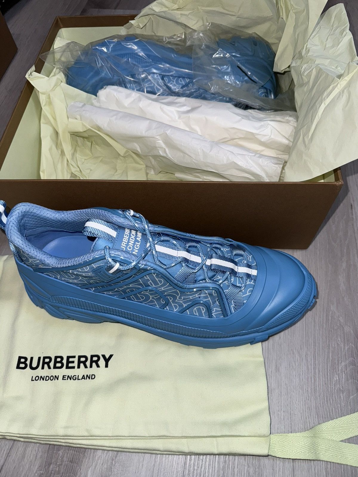 Burberry Burberry Man Sneakers 8086575 B8762 Size EU 42.5