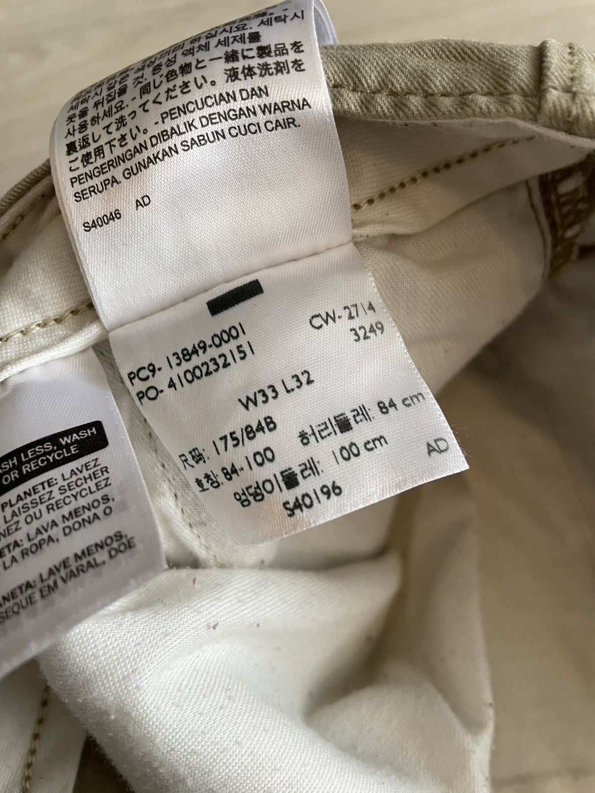 Levi's × Vintage Vintage Y2K Levis Cargo Khaki Pants Flap Pockets Sz 33x32 Size US 35 - 4 Thumbnail