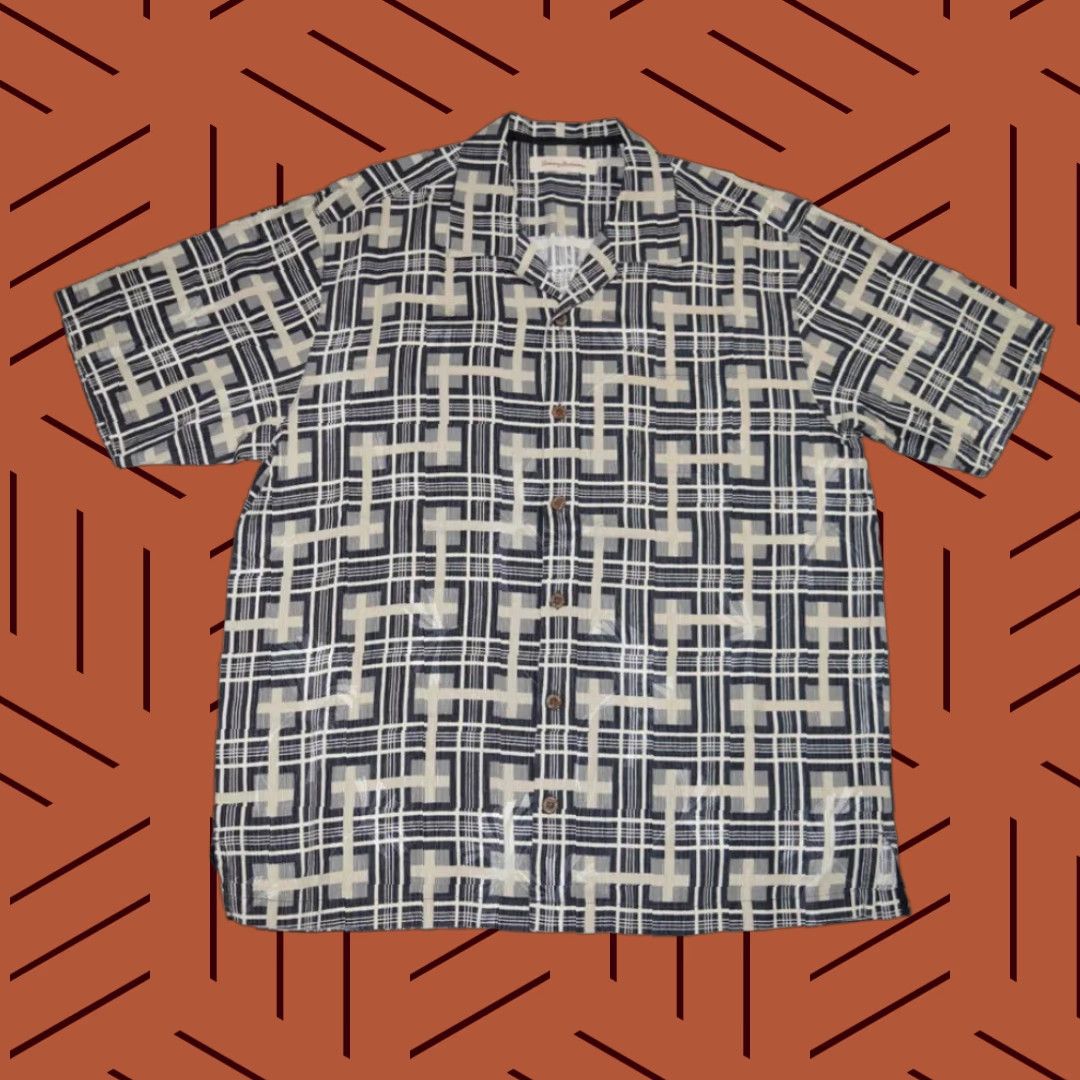 TOMMY BAHAMA Hawaiian Shirt Short Sleeve Blue Geometric Print 100% Silk Size L Casual Mens