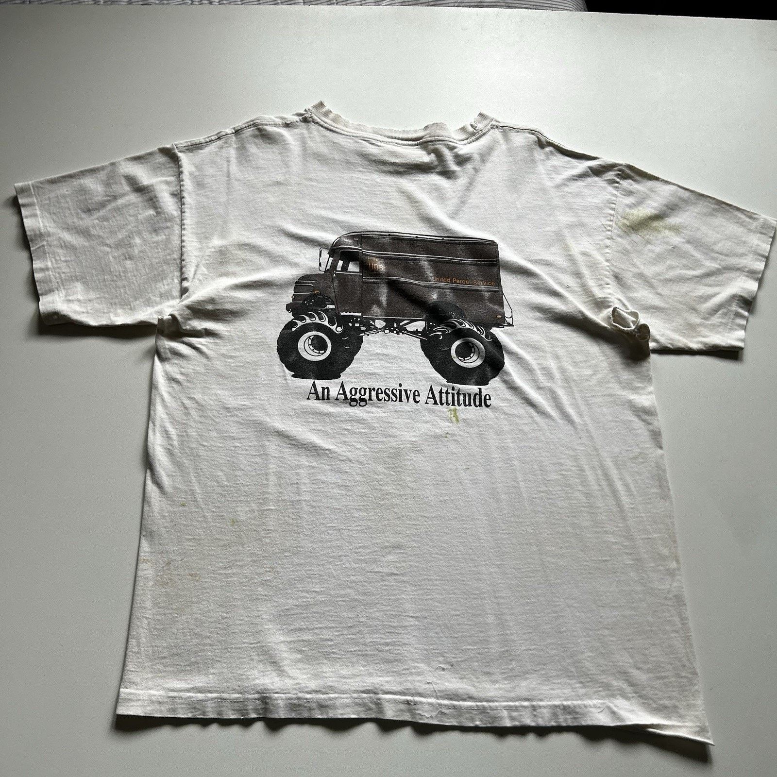 Vintage Vintage UPS Shipping Shirt XL Mail Delivery Promo Distressed Size US XL / EU 56 / 4 - 1 Thumbnail