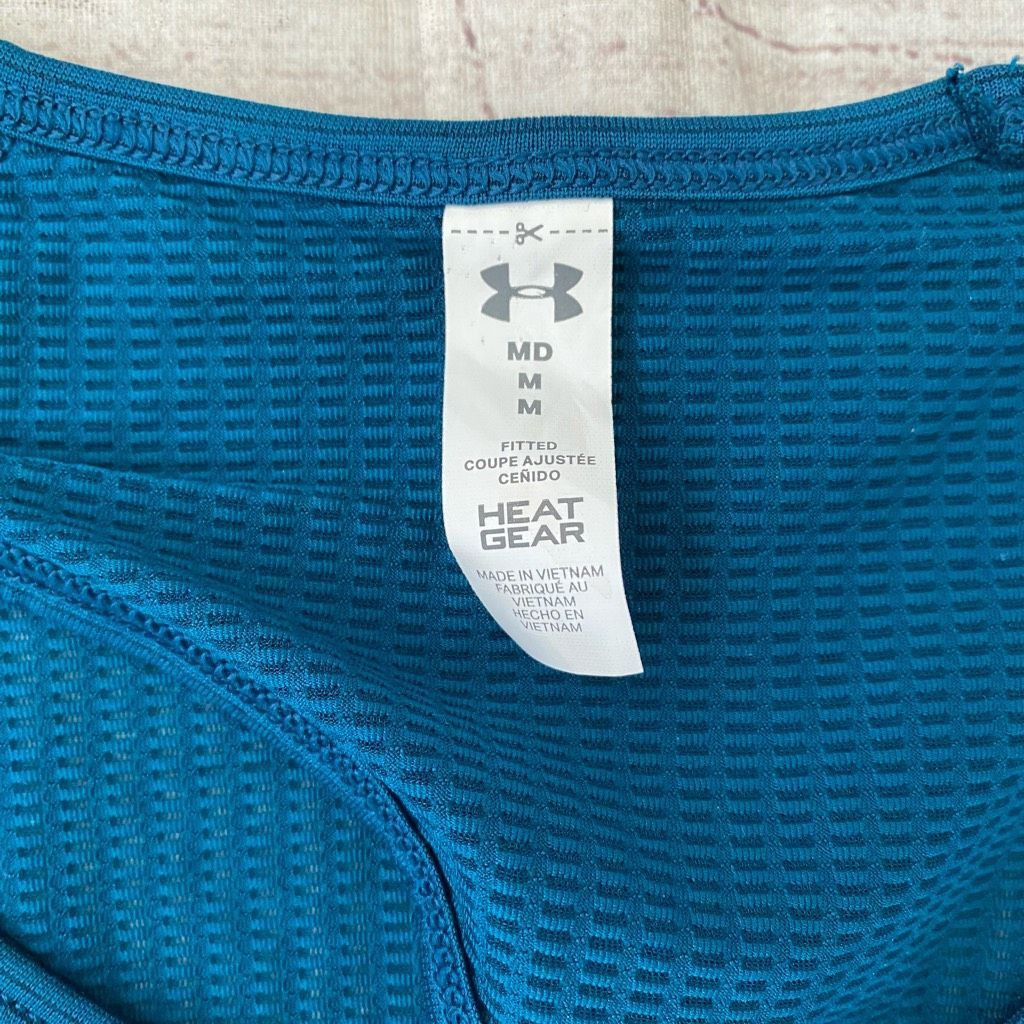 Under Armour Under armour women M fitted heat gear athletic top w/cutout Size M / US 6-8 / IT 42-44 - 6 Thumbnail