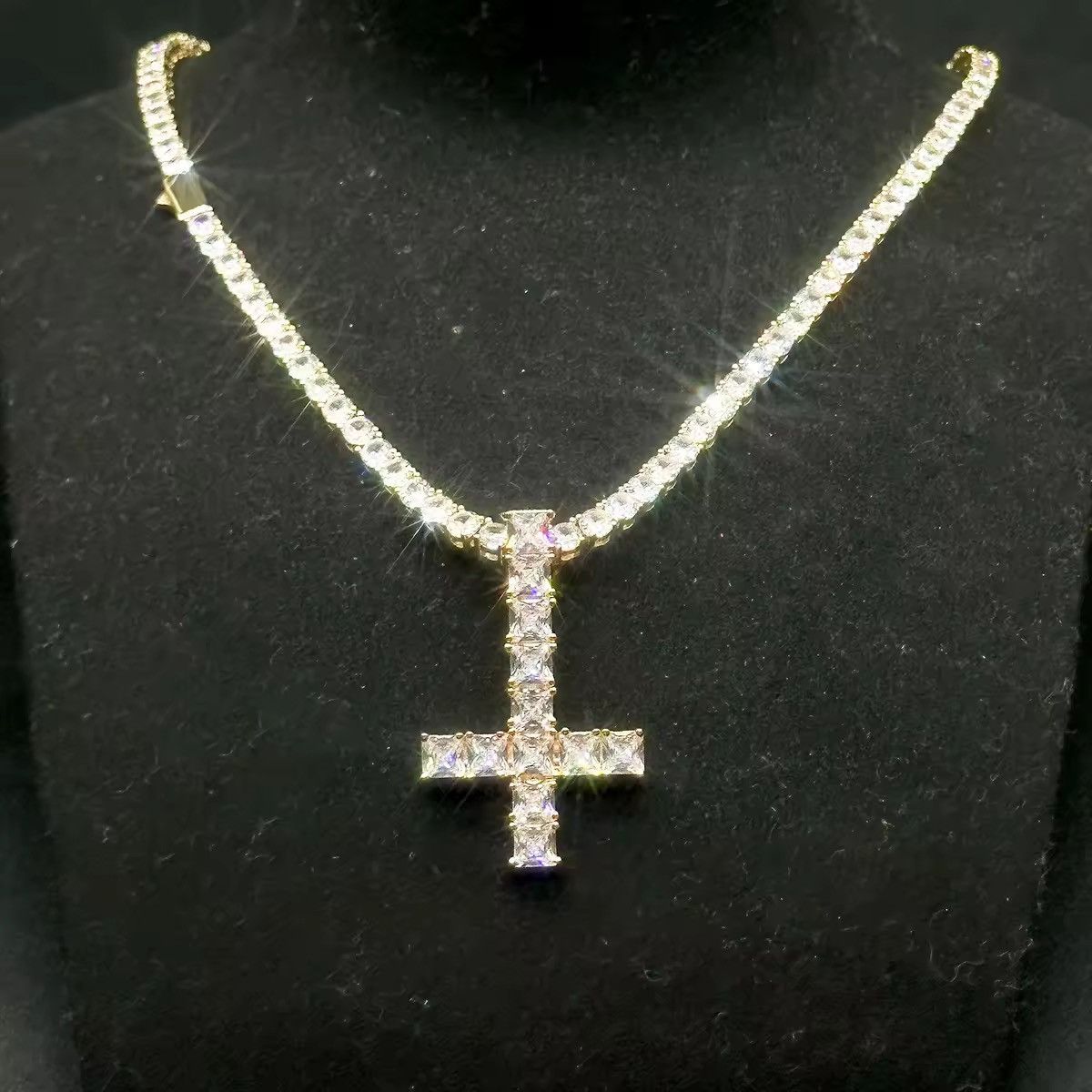 Jewelry 50 Cm Up Side Down Cross Pendant Necklace in Gold, Men's