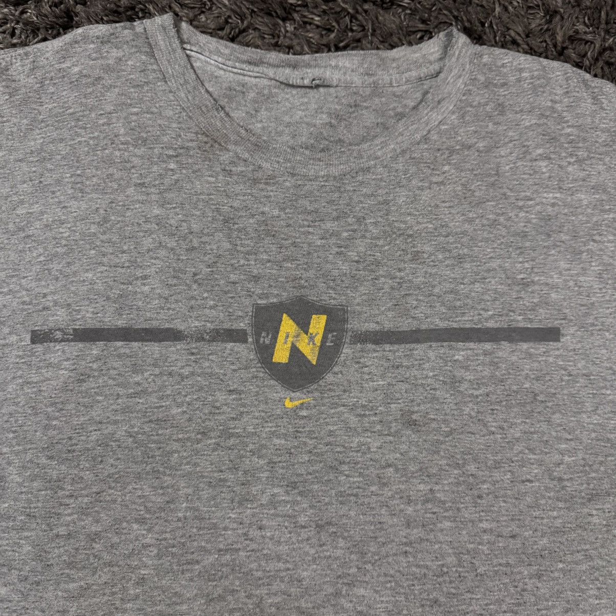 Nike Vintage 90s Nike Shield Logo Tee Size US XL / EU 56 / 4 - 2 Thumbnail