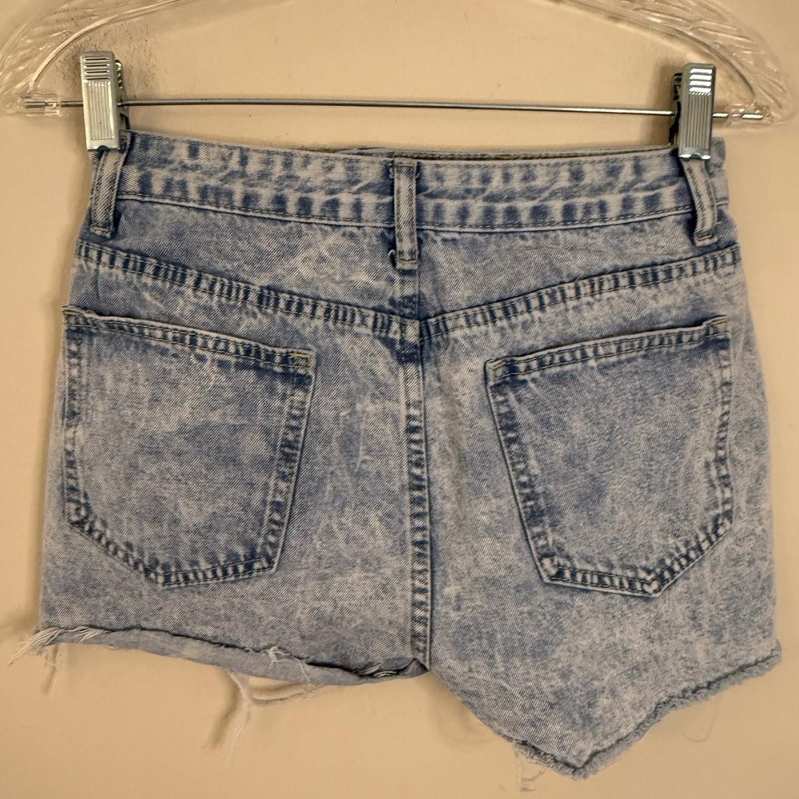 Shein Shein cutoff lightweight denim jean shorts SZ 26” waist Size 26" / US 2 / IT 38 - 2 Thumbnail