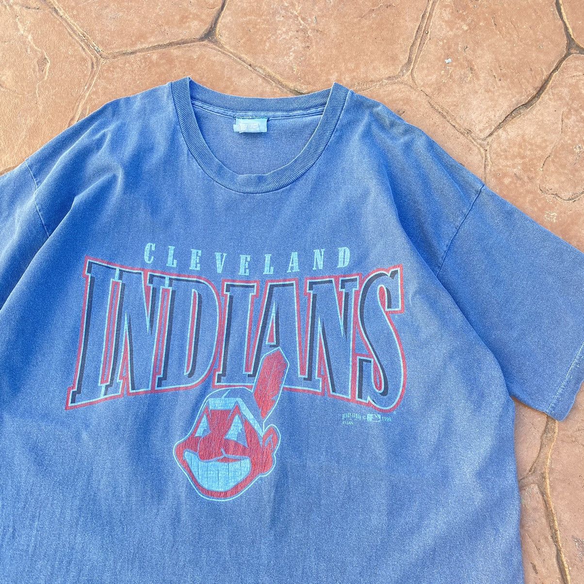 MLB Thrashed Faded Vintage 90s Cleveland Indians MLB ERD GRUNGE Size US XL / EU 56 / 4 - 2 Thumbnail