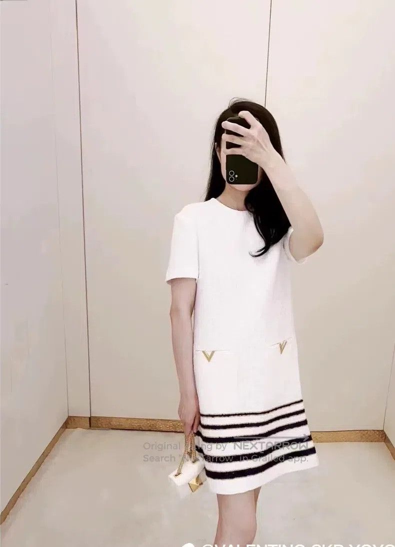 Valentino Valentino A small fragrant dress Size S / US 4 / IT 40 - 8 Thumbnail