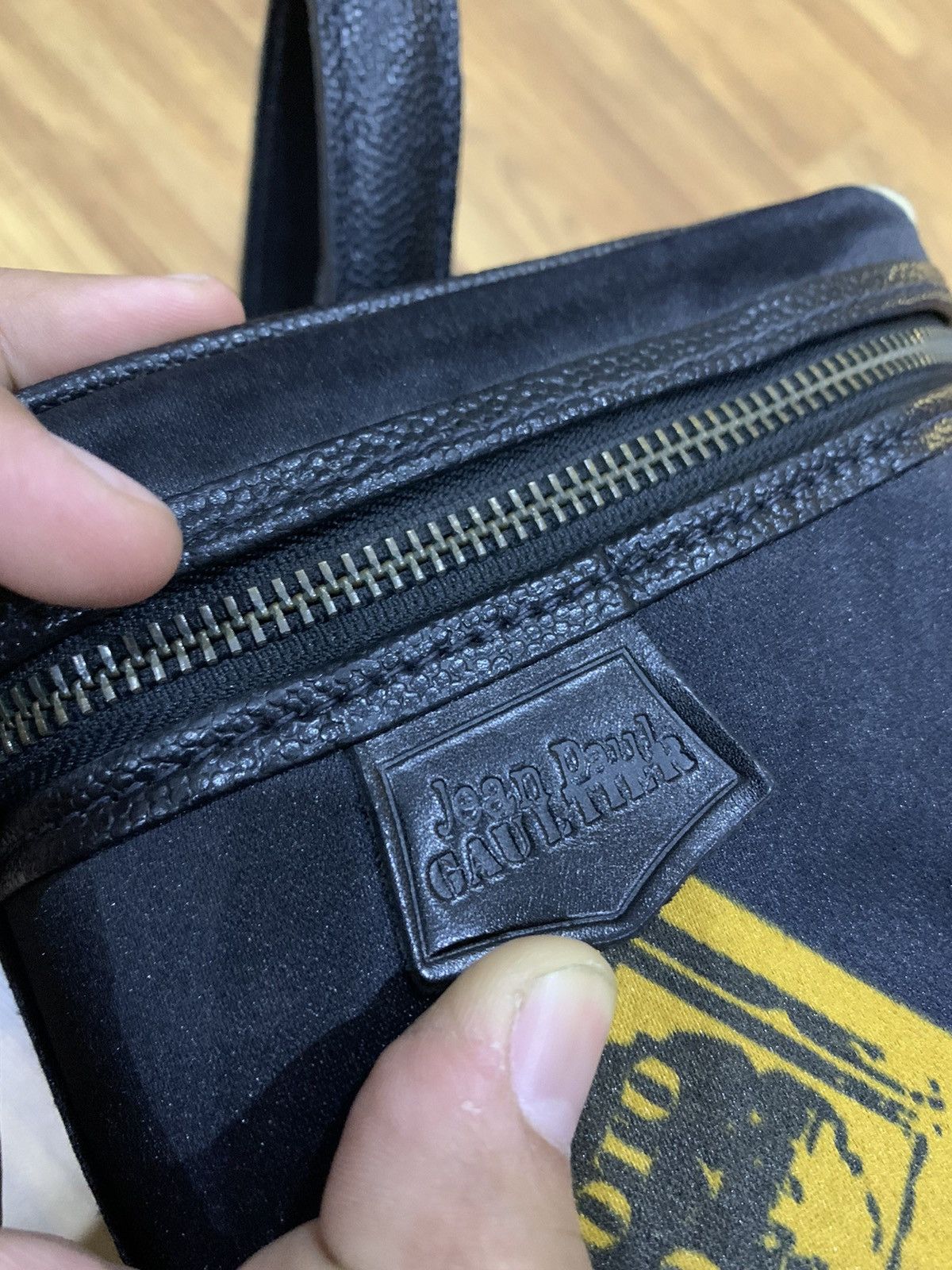 Jean Paul Gaultier JPG INTERNATIONAL HOTEL PASS TOILETRY POUCH COSMETIC BAG Size ONE SIZE - 9 Thumbnail