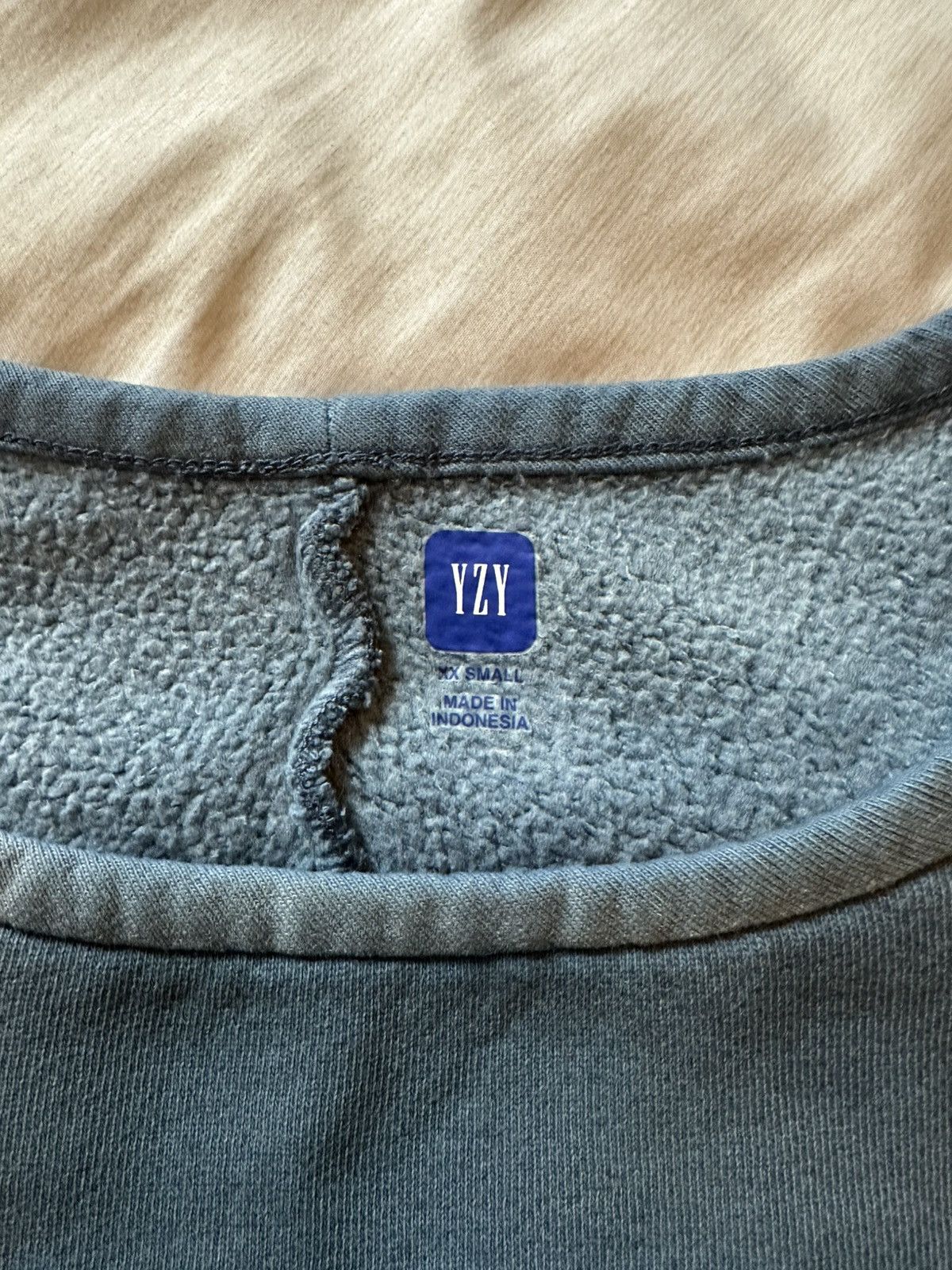 Balenciaga × Gap × Yeezy Yeezy Gap Fleece Yoke Tee Bluestone Size US XXS / EU 40 - 3 Thumbnail