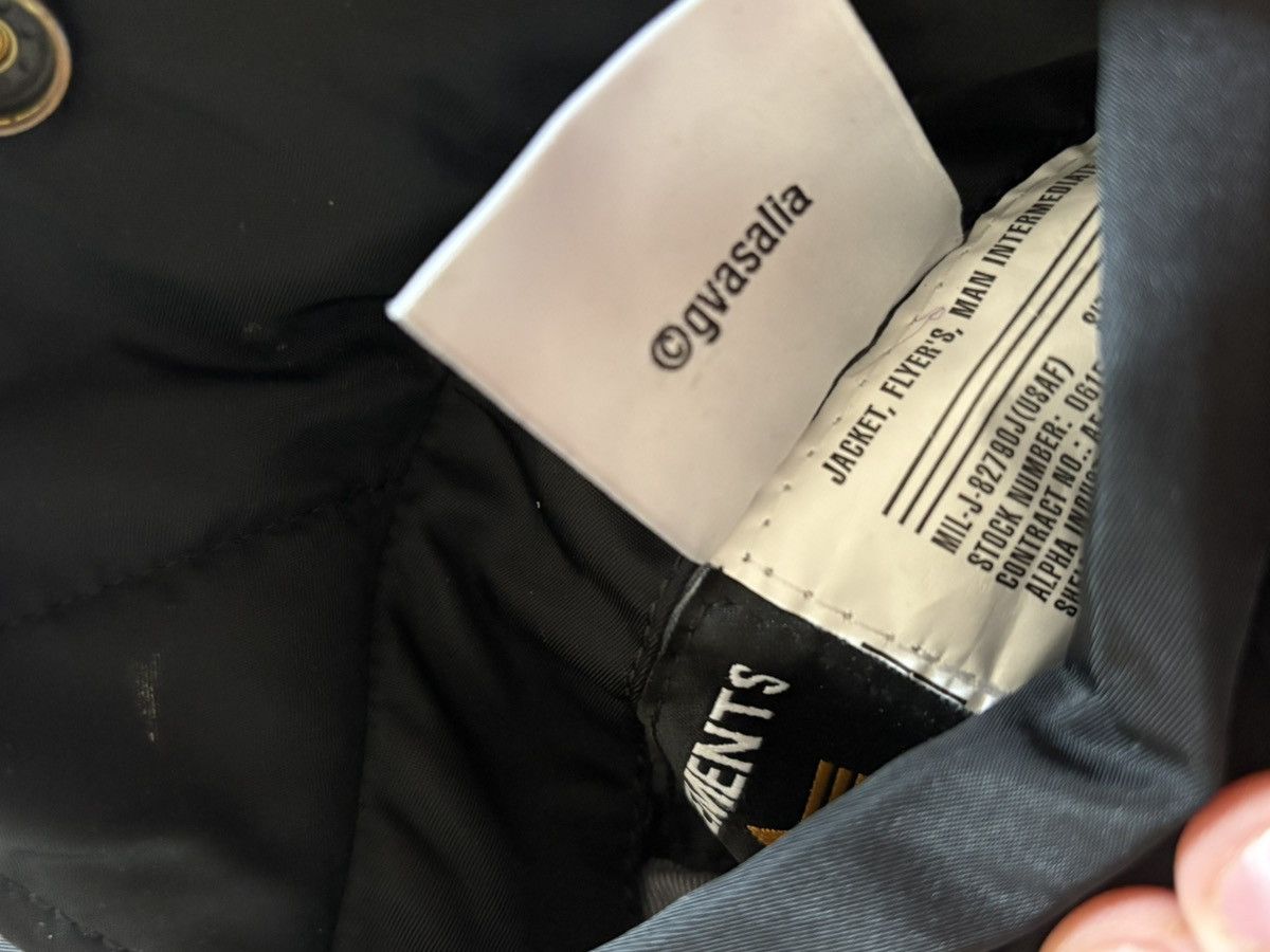 Alpha Industries × Vetements Vetements AW21 Reversible Cropped Bomber MA-1 Flight Bomber Size US XS / EU 42 / 0 - 11 Thumbnail