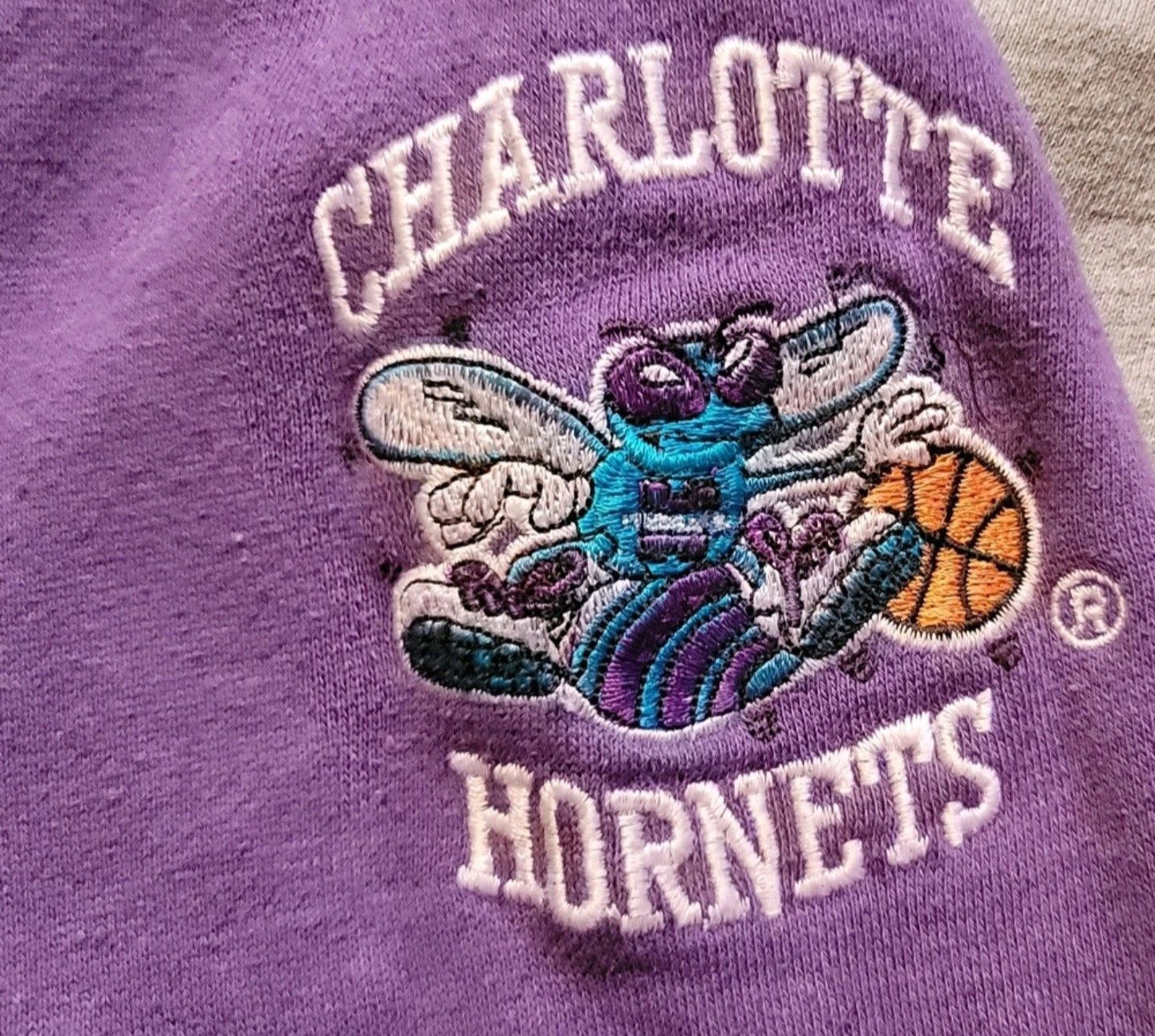 Starter Vintage 90's Star Charlotte Hornets Sweater Sz Medium Size US M / EU 48-50 / 2 - 5 Thumbnail