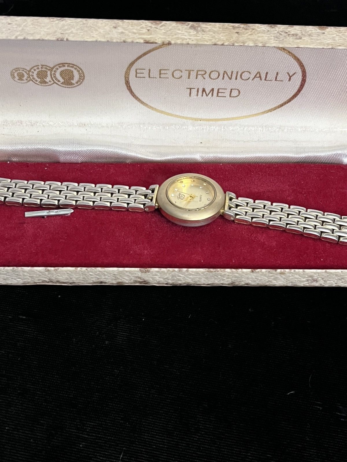 Elizabeth Taylor ET White Diamonds Watch New Battery 90s Promo Elizabeth Taylor white diamonds Watch New Battery 90s Promo main image 3