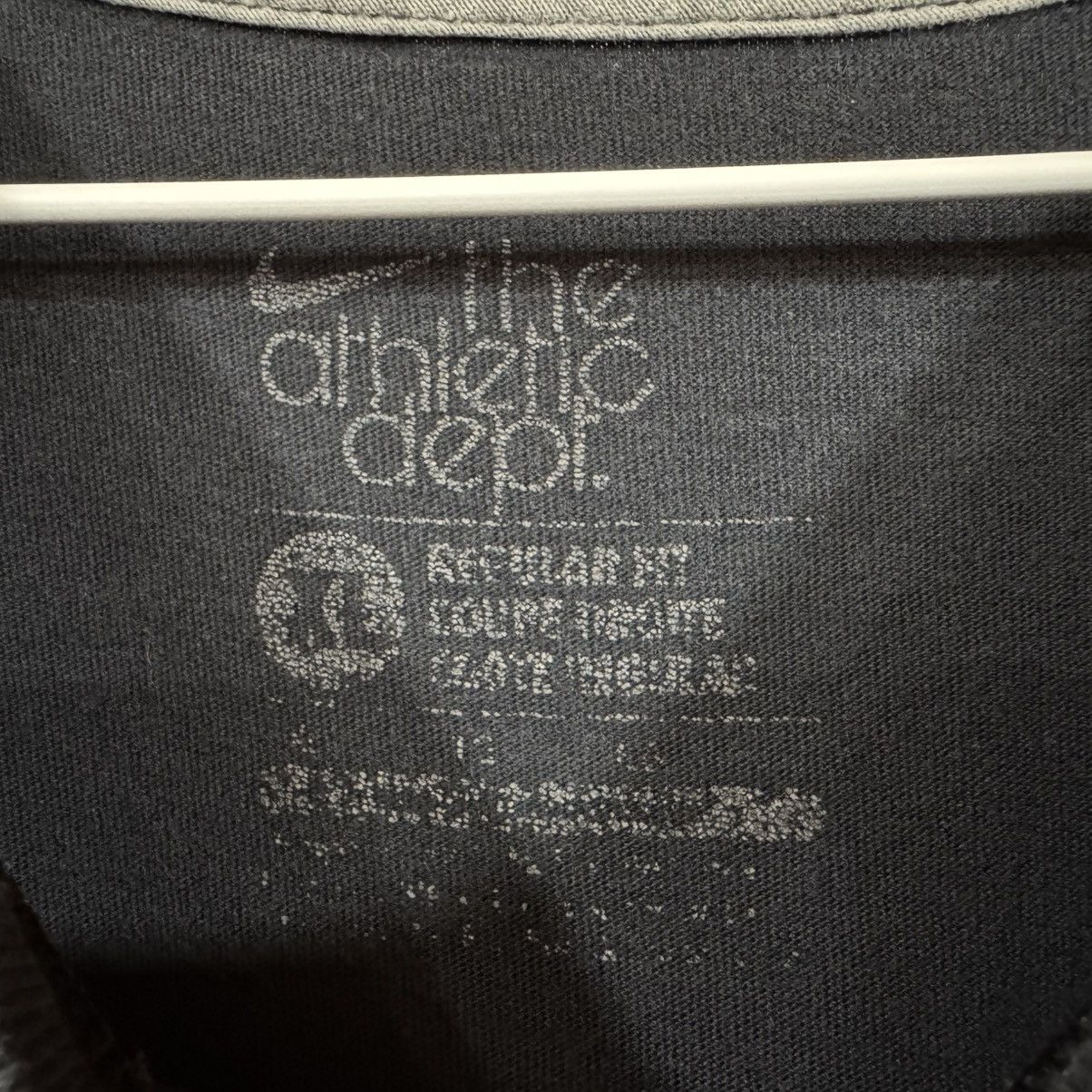 Nike Nike Sleeveless Shirt Embroidered Check Swoosh XL Black Nike Size US XL / EU 56 / 4 - 4 Thumbnail