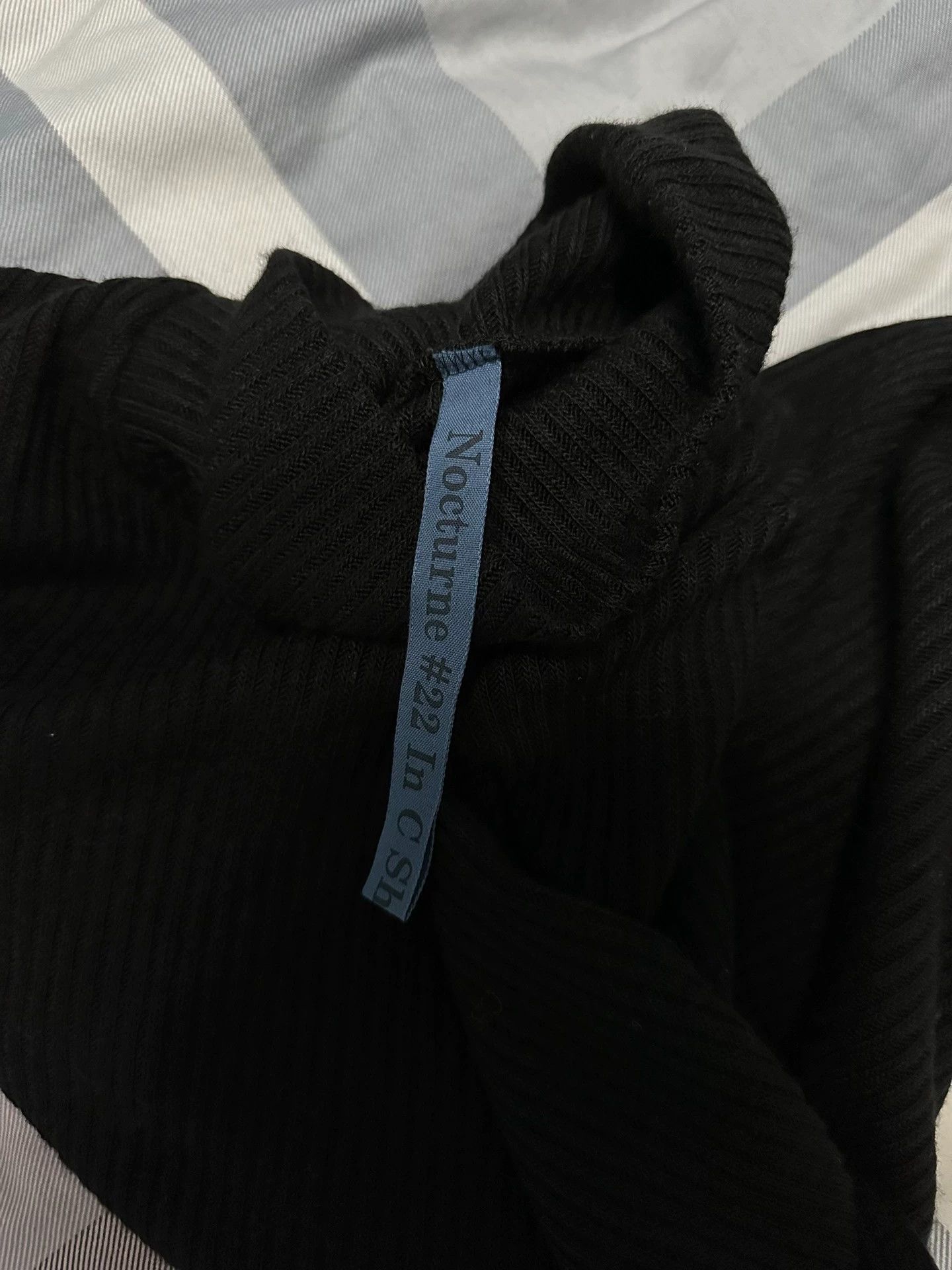 NOCTURNE Nocturne 22 turtleneck one side slit knit sweater knee 9 new Size S / US 4 / IT 40 - 6 Thumbnail