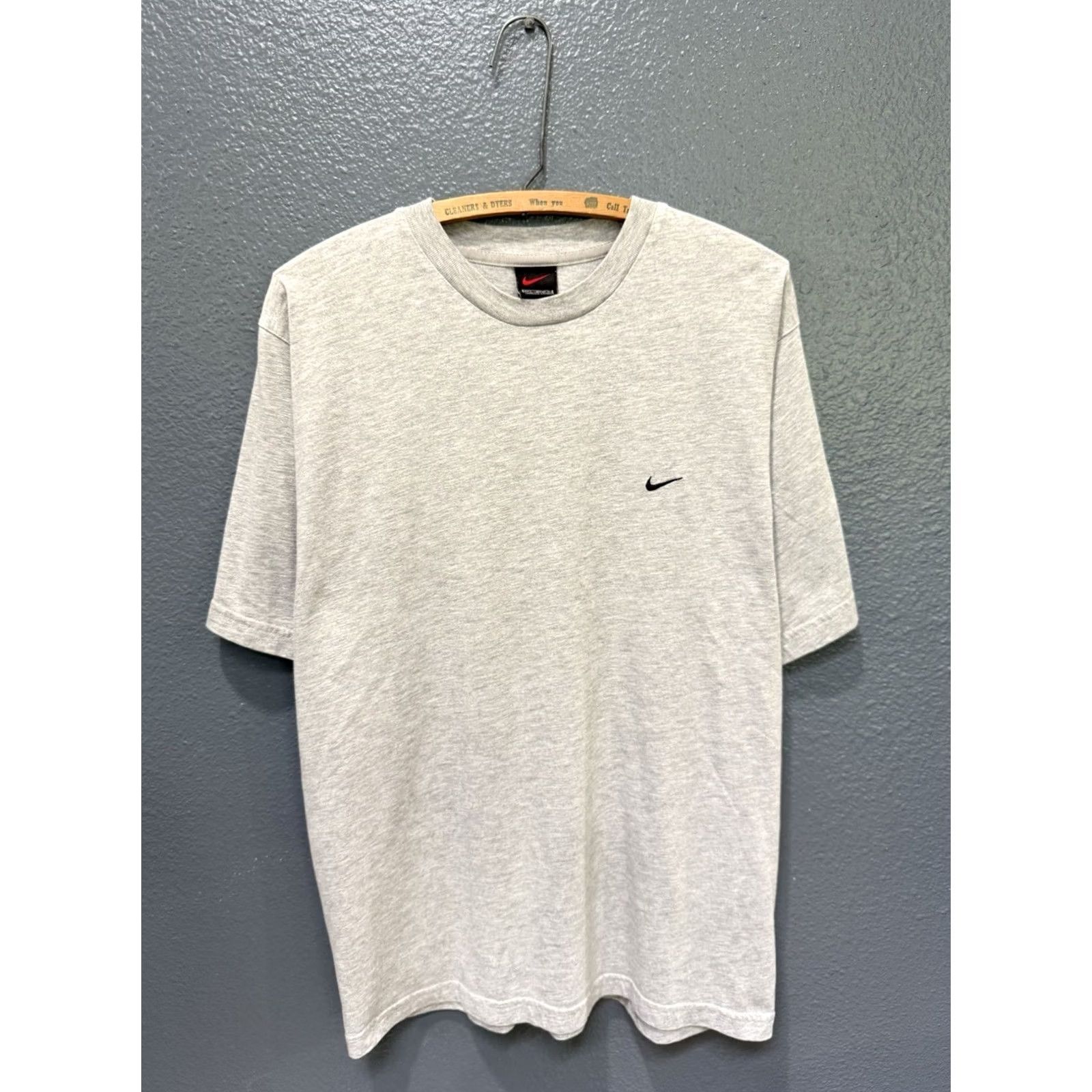 Nike VINTAGE Nike Mini Swoosh Gray Embroidered Tee Shirt Sz Large 90s Mens T-Shirt Embroidered Gray 90s Nike Shirt Size US L / EU 52-54 / 3 - 3 Thumbnail