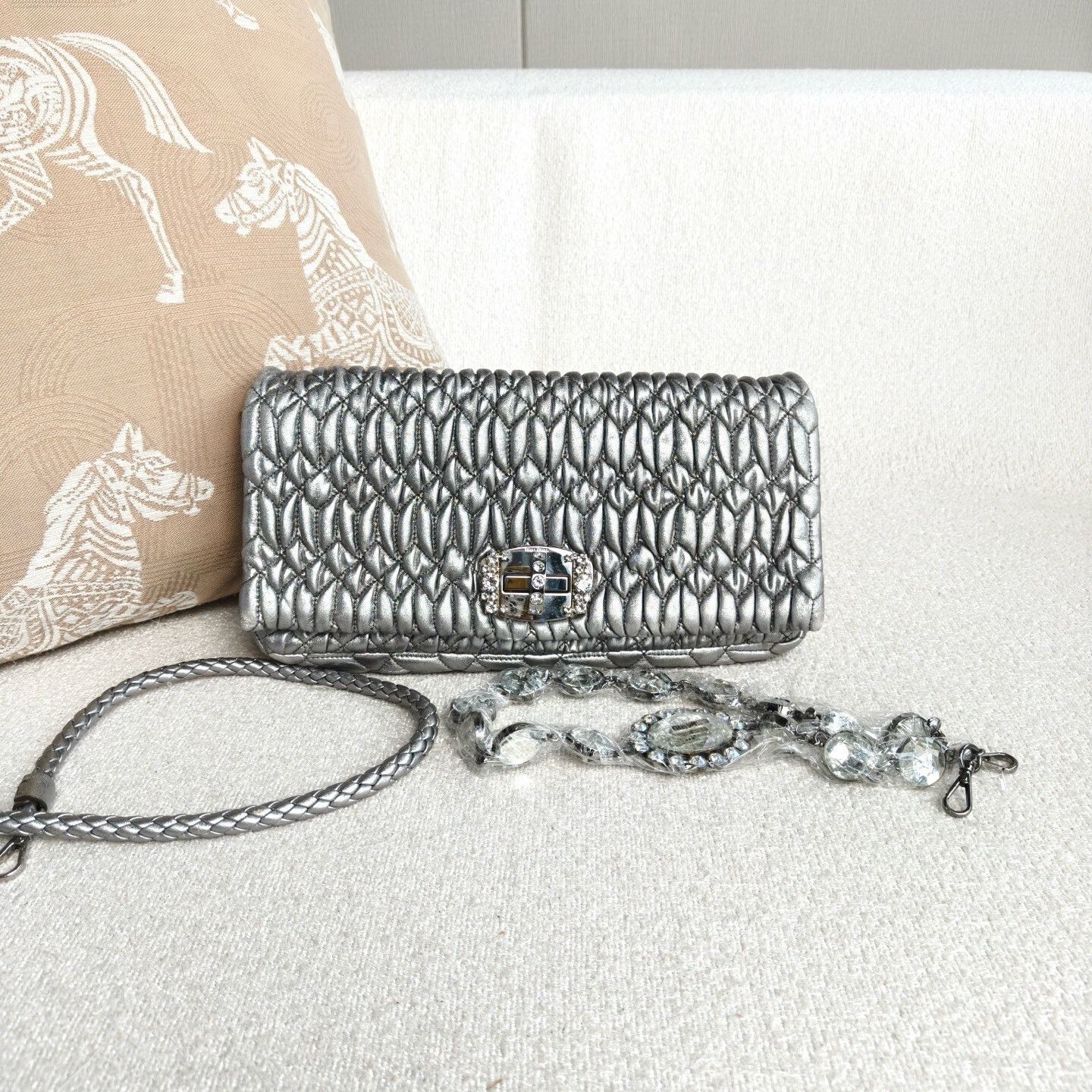 Miu Miu Pre-loved Bag Very good condition Size ONE SIZE - 1 Thumbnail