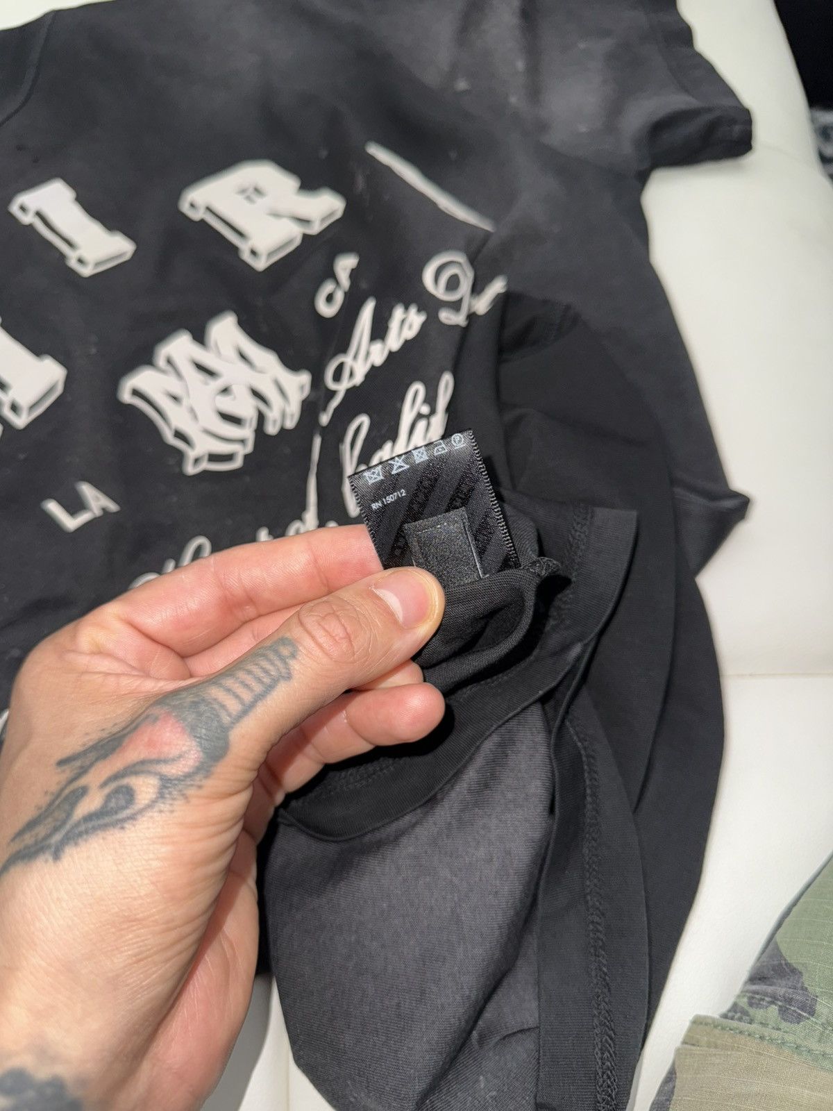 Amiri Amiri staggered logo t shirt Size US S / EU 44-46 / 1 - 7 Thumbnail