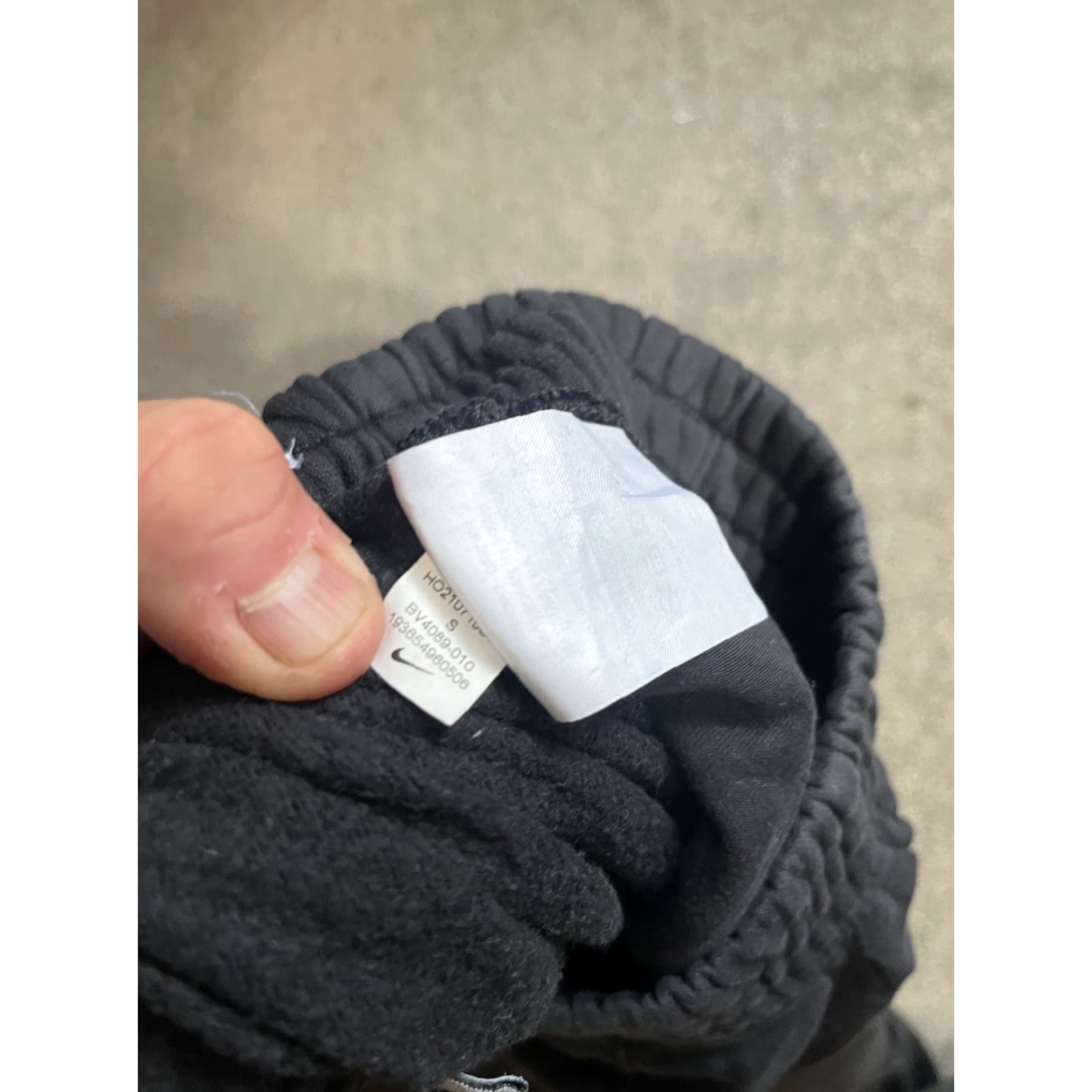 Nike NIKE Sportswear Essential Fleece Pants Women’s S Black Nike Pants Women S Black Athletic Tapered Sweatpants Features Pockets Adjustable Waist Size 28" / US 6 / IT 42 - 6 Thumbnail