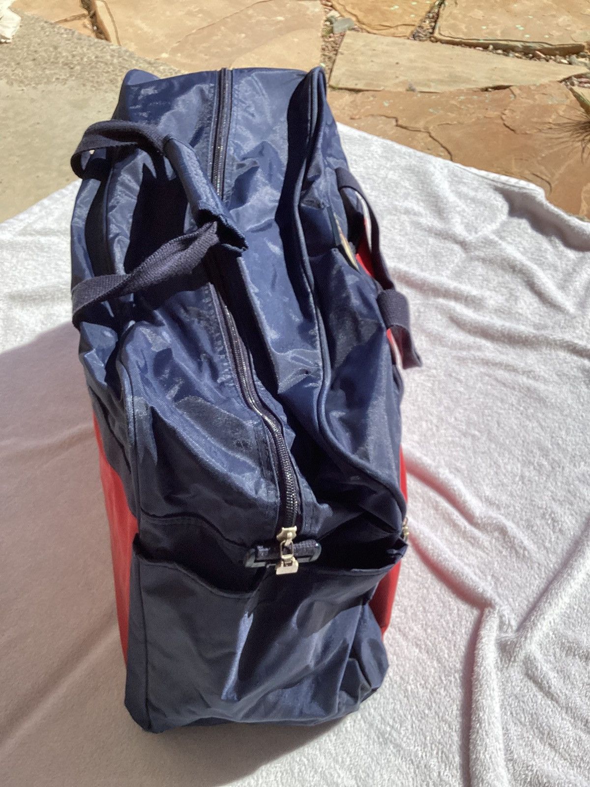 Tommy Hilfiger × Vintage Vintage 90s Tommy Hilfiger larger side duffel/luggage piece Size ONE SIZE - 3 Thumbnail